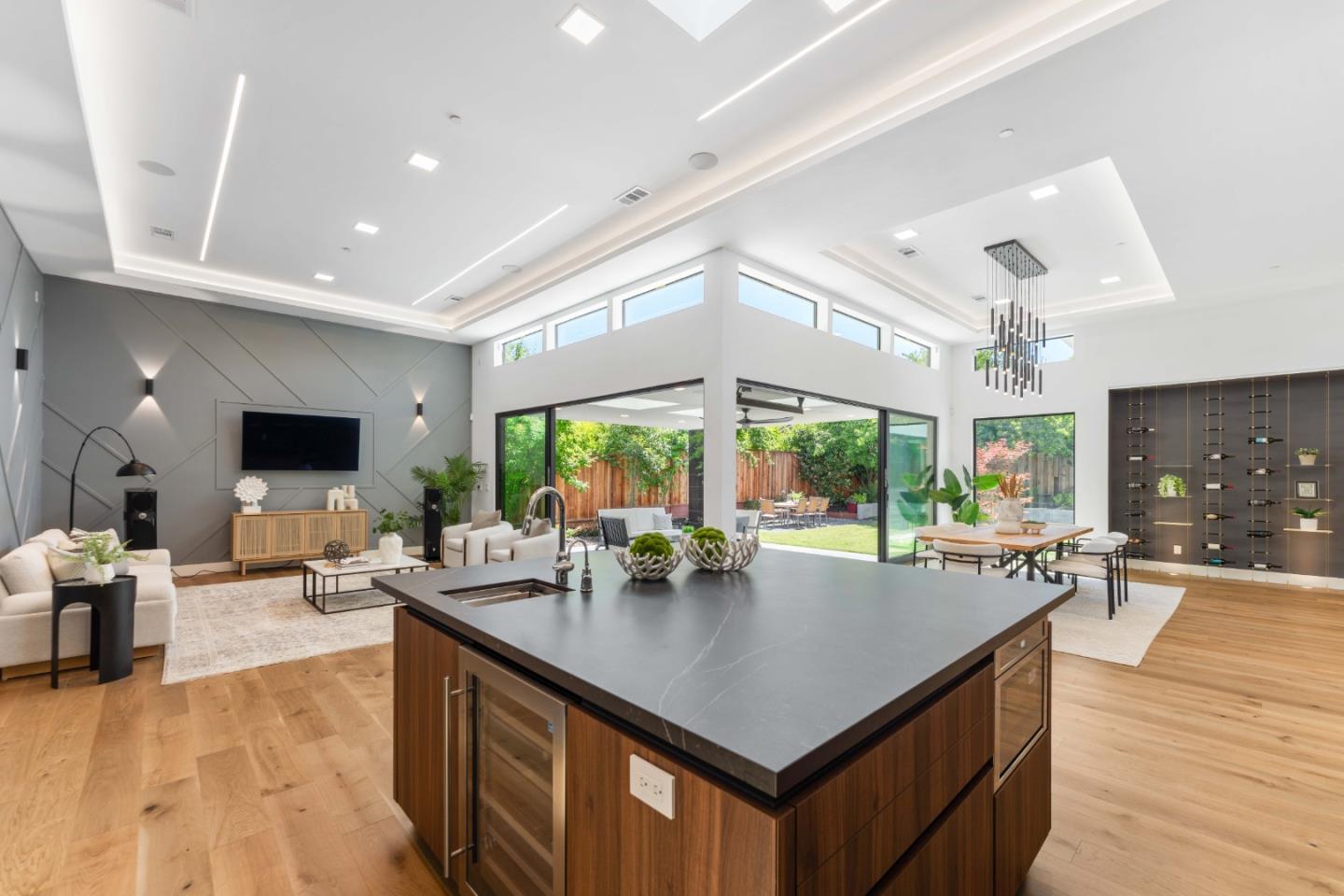 Detail Gallery Image 13 of 60 For 13197 Berwick St, Saratoga,  CA 95070 - 5 Beds | 5/1 Baths