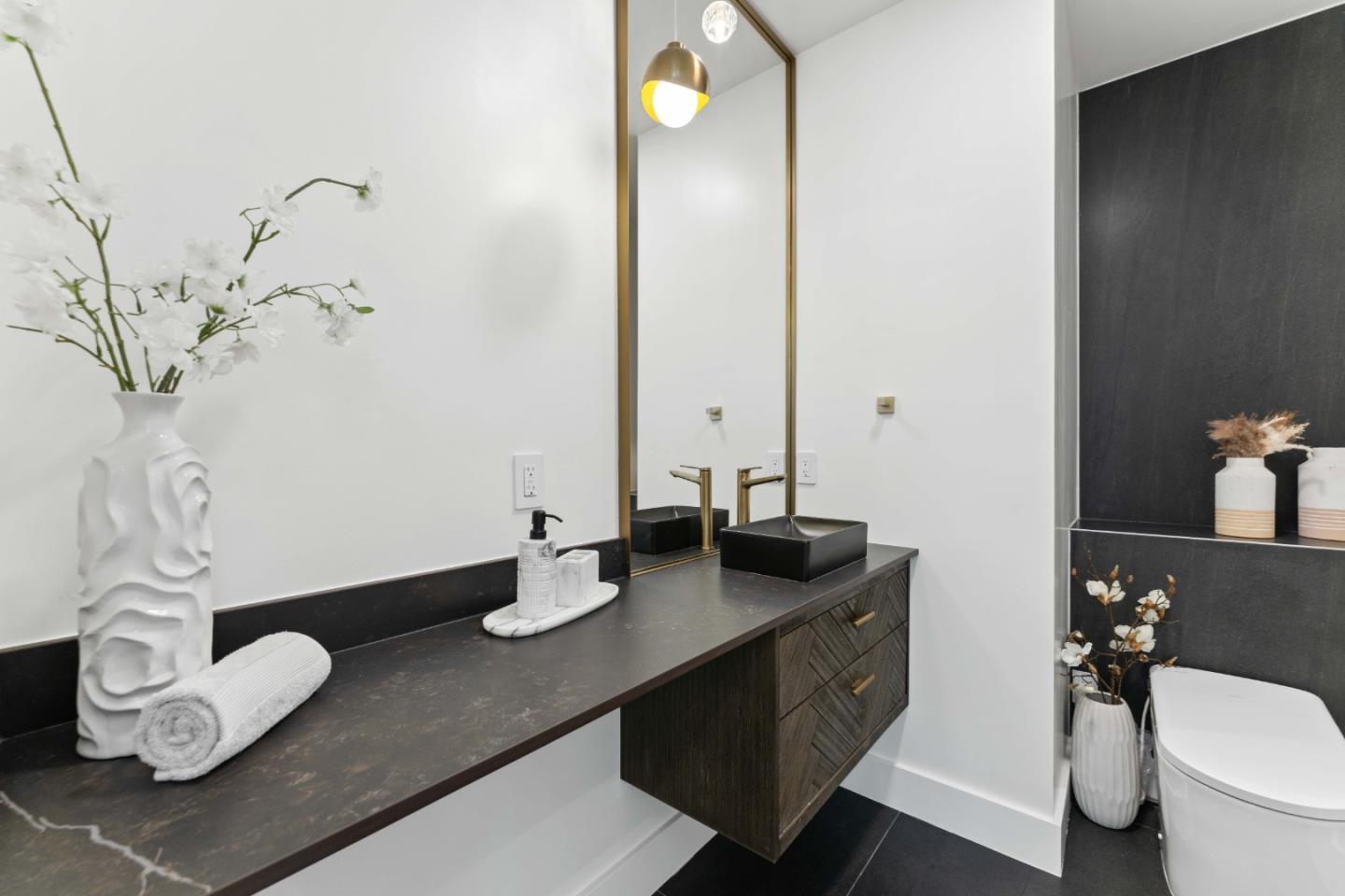 Detail Gallery Image 15 of 60 For 13197 Berwick St, Saratoga,  CA 95070 - 5 Beds | 5/1 Baths