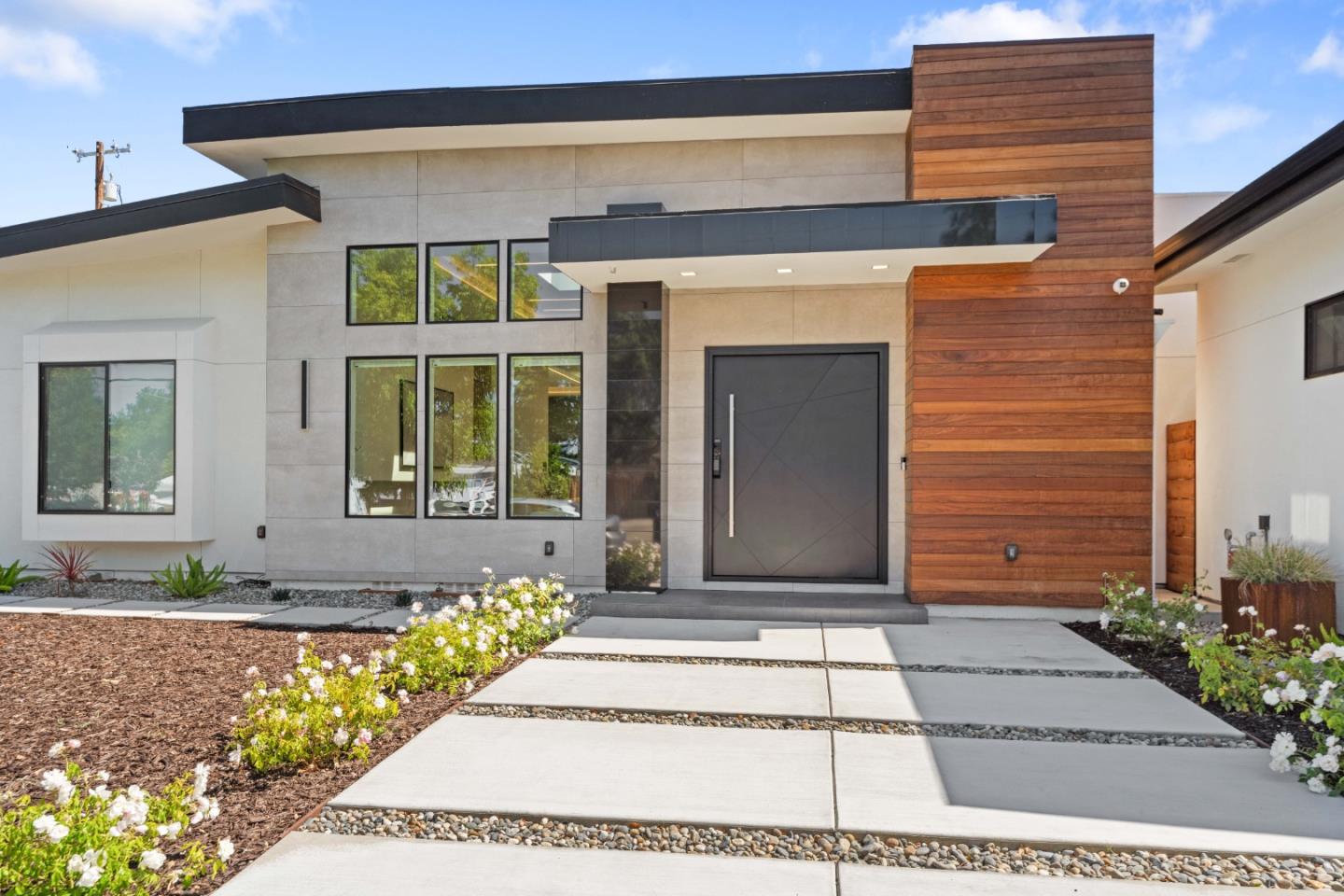 Detail Gallery Image 3 of 60 For 13197 Berwick St, Saratoga,  CA 95070 - 5 Beds | 5/1 Baths