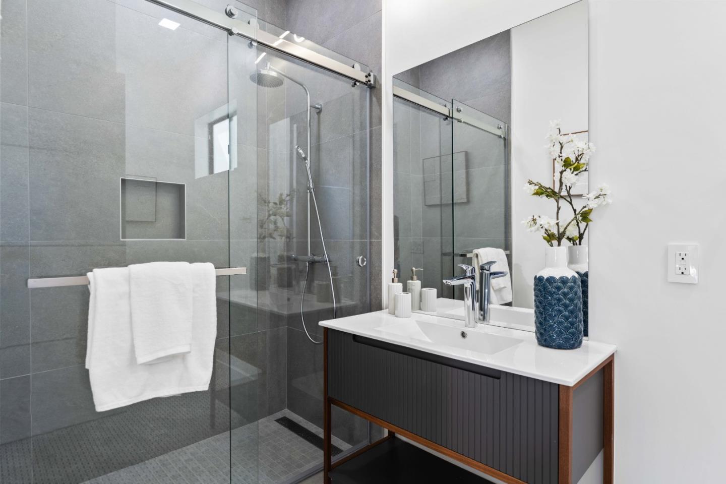 Detail Gallery Image 42 of 60 For 13197 Berwick St, Saratoga,  CA 95070 - 5 Beds | 5/1 Baths