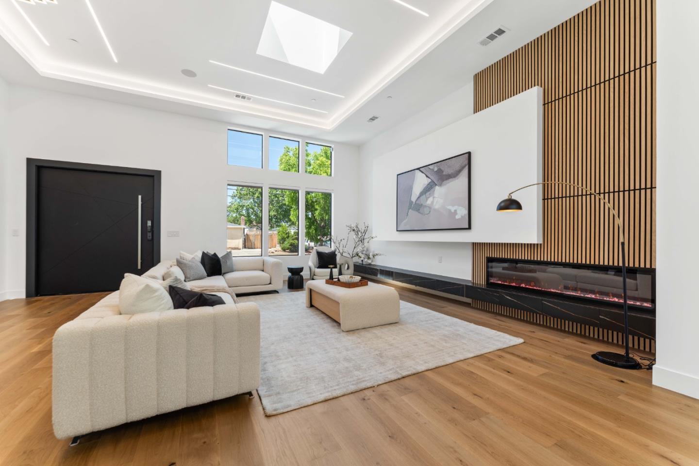 Detail Gallery Image 6 of 60 For 13197 Berwick St, Saratoga,  CA 95070 - 5 Beds | 5/1 Baths