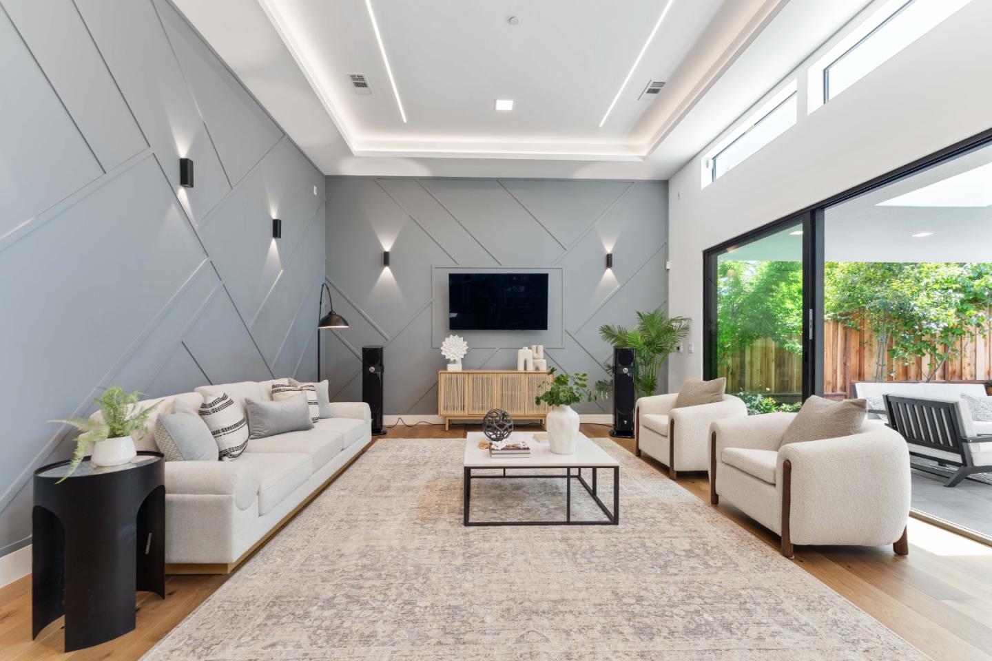 Detail Gallery Image 8 of 60 For 13197 Berwick St, Saratoga,  CA 95070 - 5 Beds | 5/1 Baths