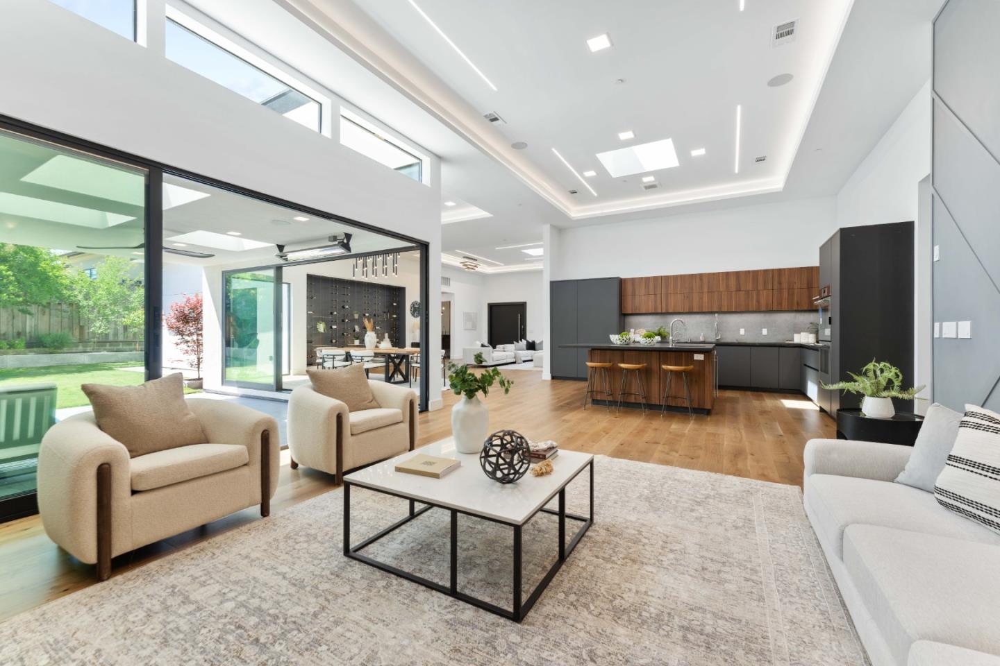 Detail Gallery Image 9 of 60 For 13197 Berwick St, Saratoga,  CA 95070 - 5 Beds | 5/1 Baths