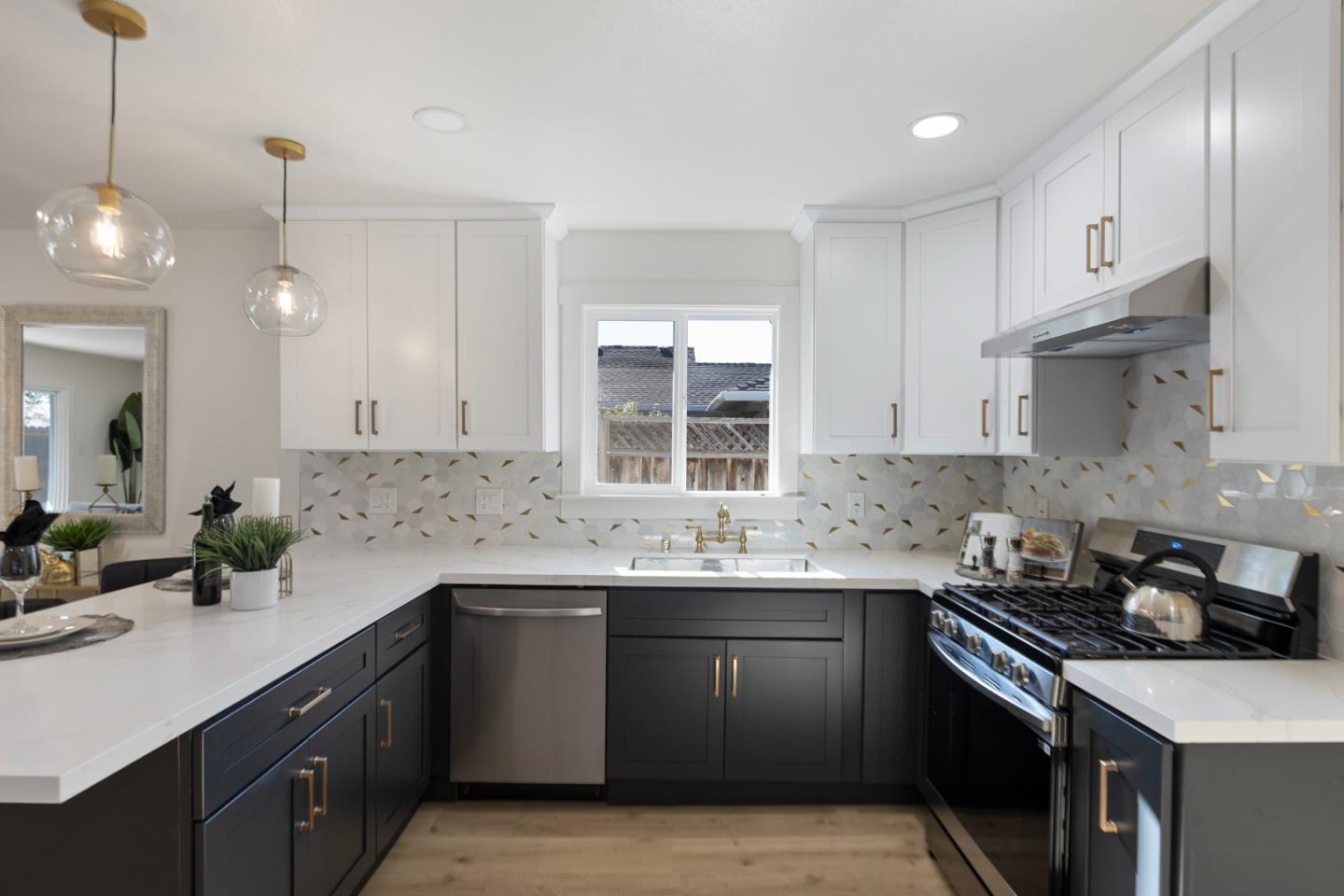 Detail Gallery Image 10 of 38 For 3004 Vistamont Dr, San Jose,  CA 95118 - 4 Beds | 2 Baths