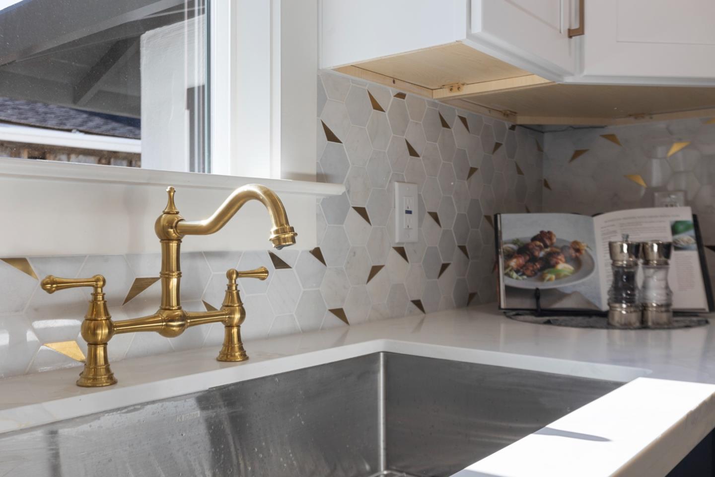 Detail Gallery Image 11 of 38 For 3004 Vistamont Dr, San Jose,  CA 95118 - 4 Beds | 2 Baths