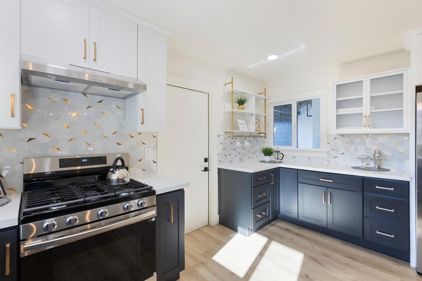 Detail Gallery Image 12 of 38 For 3004 Vistamont Dr, San Jose,  CA 95118 - 4 Beds | 2 Baths