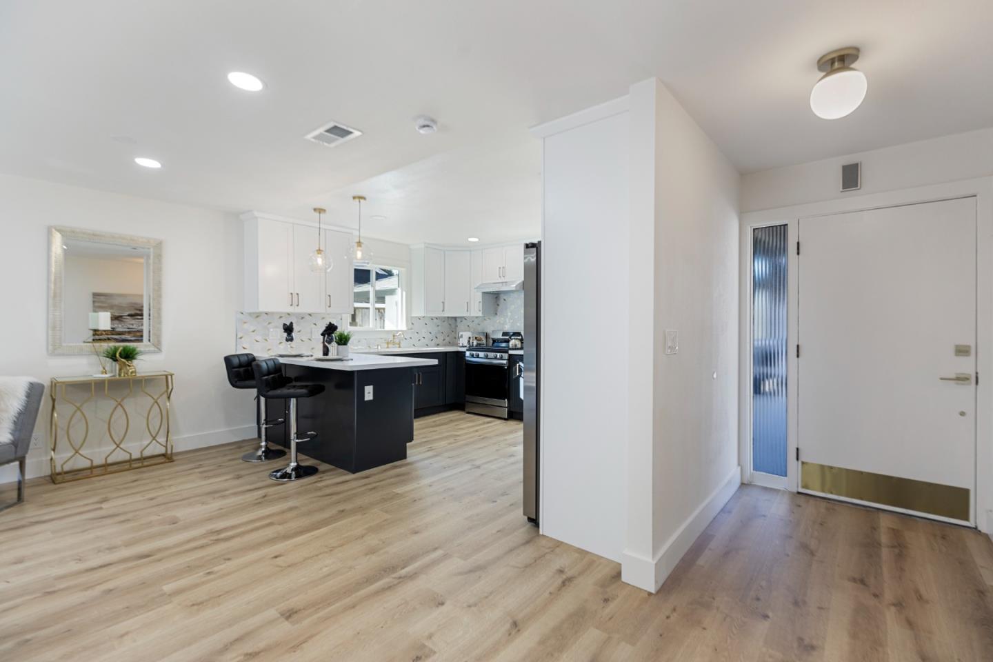 Detail Gallery Image 15 of 38 For 3004 Vistamont Dr, San Jose,  CA 95118 - 4 Beds | 2 Baths