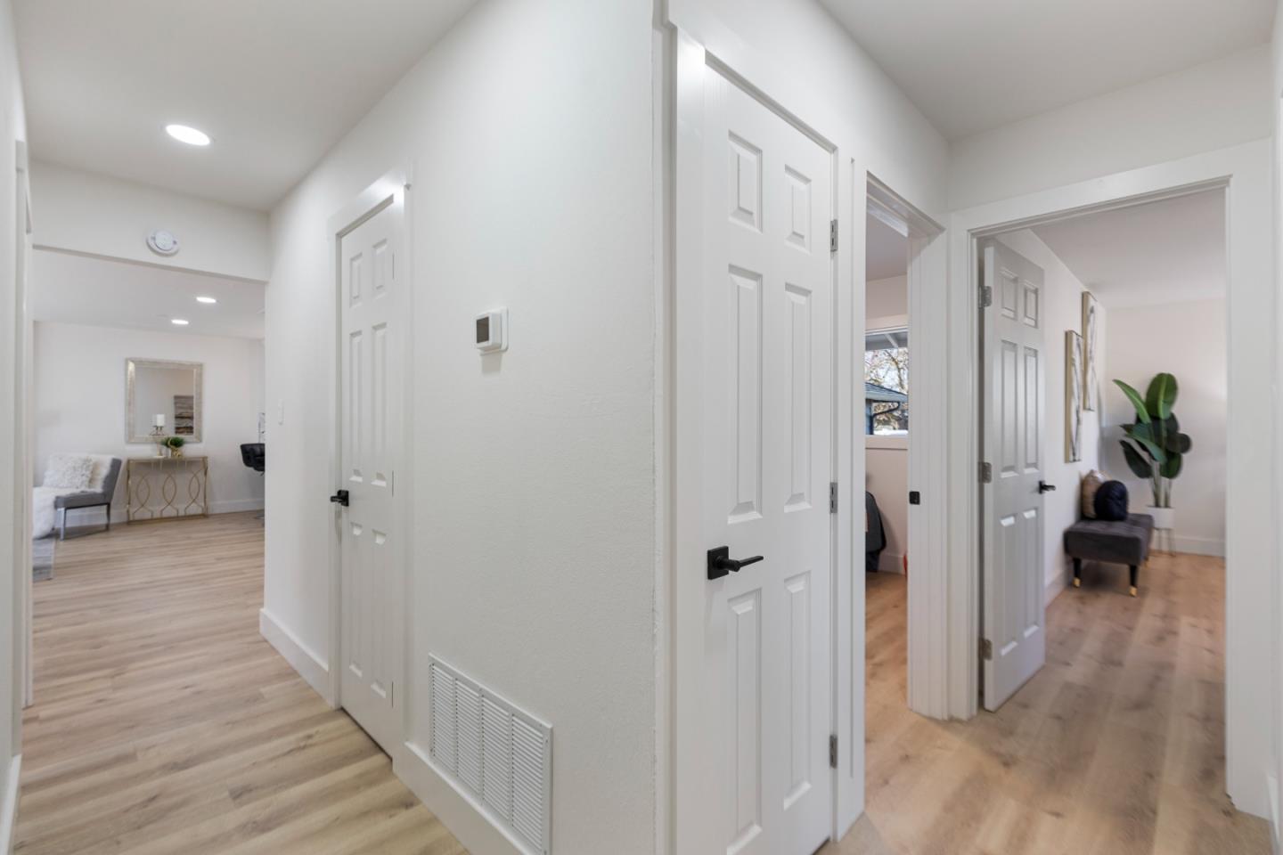 Detail Gallery Image 16 of 38 For 3004 Vistamont Dr, San Jose,  CA 95118 - 4 Beds | 2 Baths