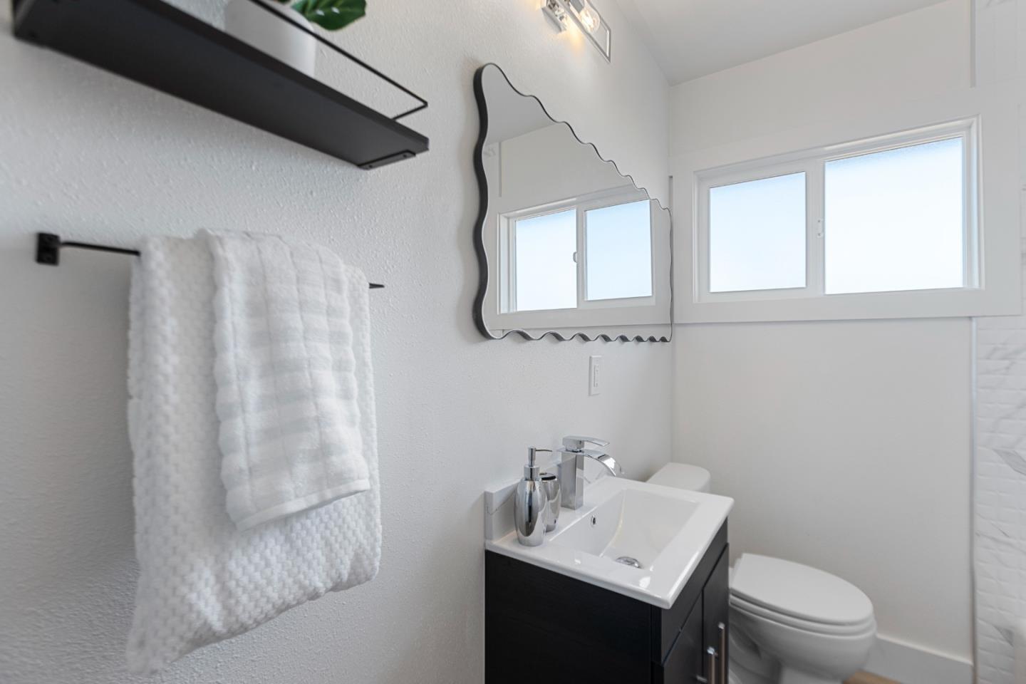 Detail Gallery Image 29 of 38 For 3004 Vistamont Dr, San Jose,  CA 95118 - 4 Beds | 2 Baths