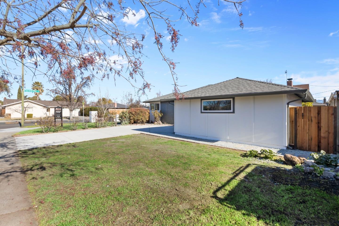Detail Gallery Image 34 of 38 For 3004 Vistamont Dr, San Jose,  CA 95118 - 4 Beds | 2 Baths