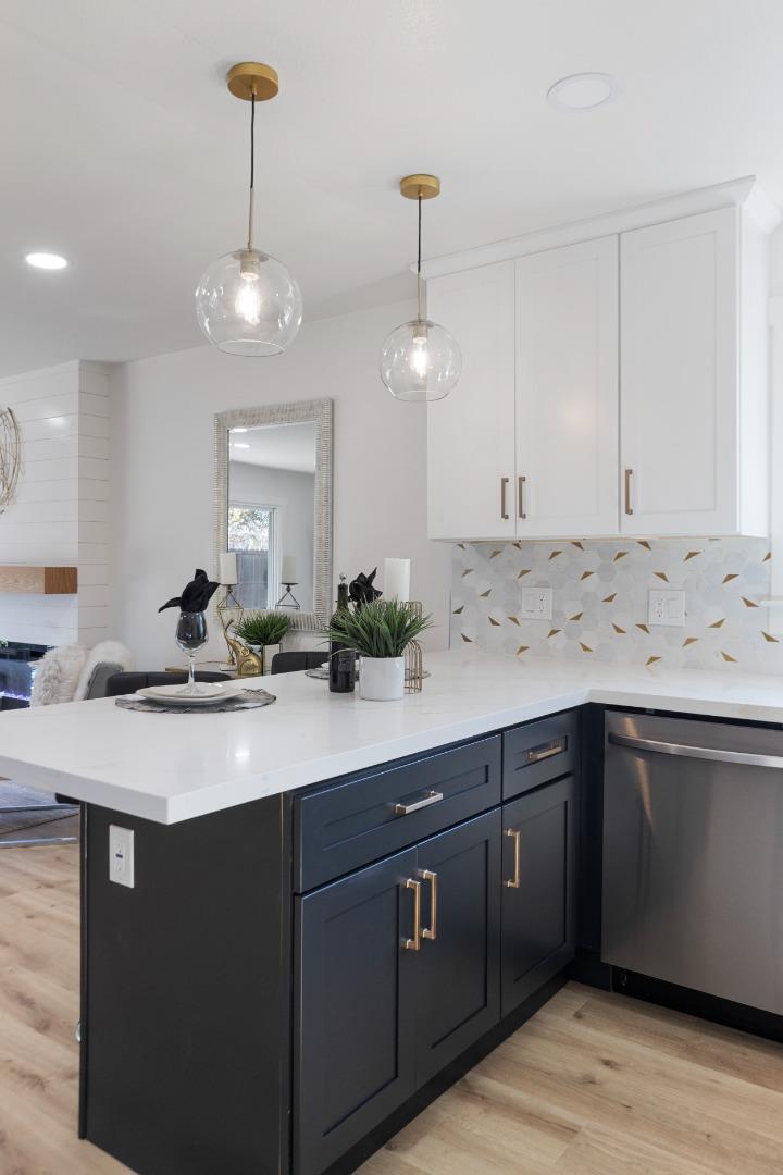 Detail Gallery Image 9 of 38 For 3004 Vistamont Dr, San Jose,  CA 95118 - 4 Beds | 2 Baths
