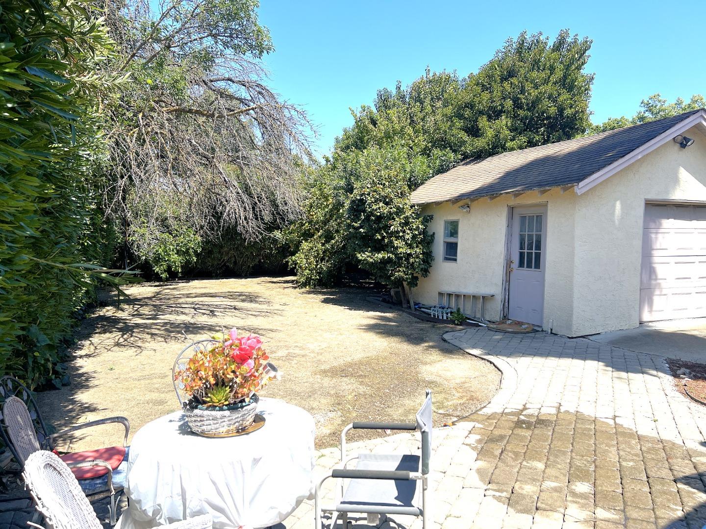 Detail Gallery Image 3 of 6 For 1310 Curtiss Ave, San Jose,  CA 95125 - 3 Beds | 2 Baths