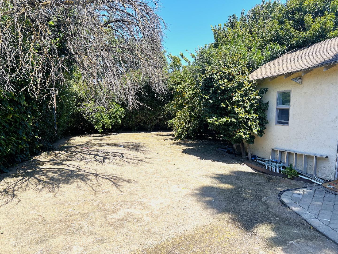 Detail Gallery Image 4 of 6 For 1310 Curtiss Ave, San Jose,  CA 95125 - 3 Beds | 2 Baths