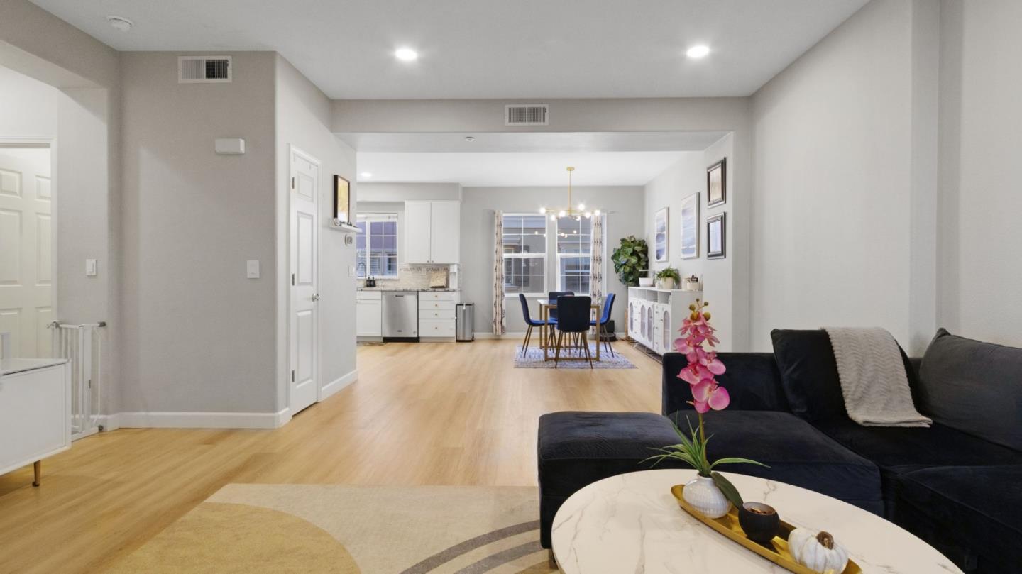 Detail Gallery Image 6 of 31 For 363 Casselino, San Jose,  CA 95136 - 3 Beds | 2/1 Baths