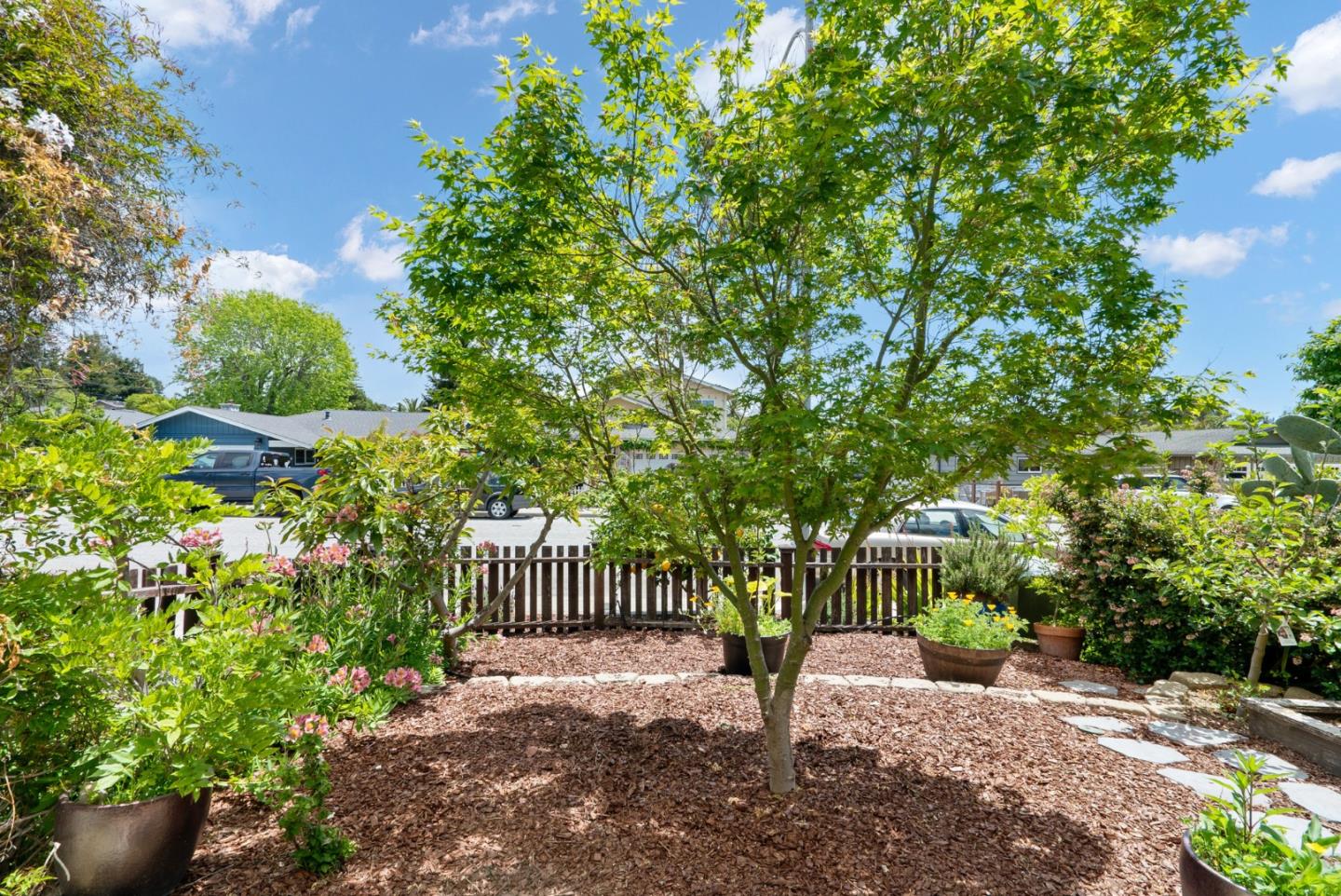 Detail Gallery Image 4 of 37 For 151 Molly Way, Santa Cruz,  CA 95065 - 3 Beds | 2 Baths