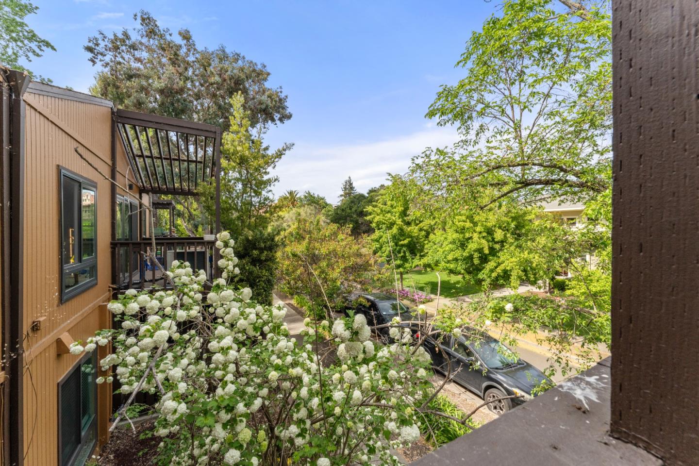 Detail Gallery Image 11 of 25 For 78 Pearce Mitchell Pl, Stanford,  CA 94305 - 2 Beds | 2 Baths