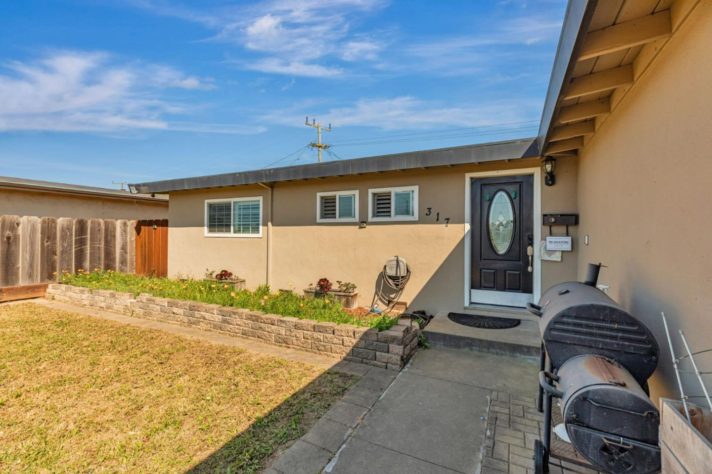 Detail Gallery Image 5 of 36 For 317 Navajo Dr, Salinas,  CA 93906 - 3 Beds | 2 Baths
