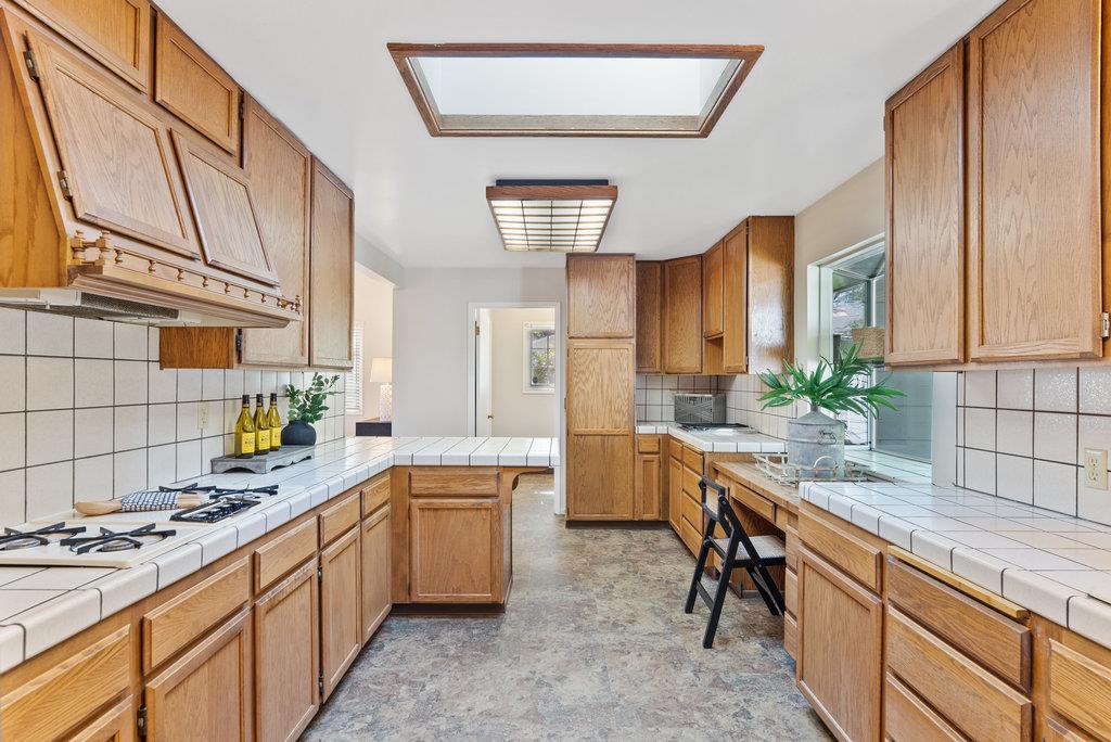 Detail Gallery Image 5 of 35 For 240 Baja Sol Dr, Scotts Valley,  CA 95066 - 3 Beds | 2 Baths