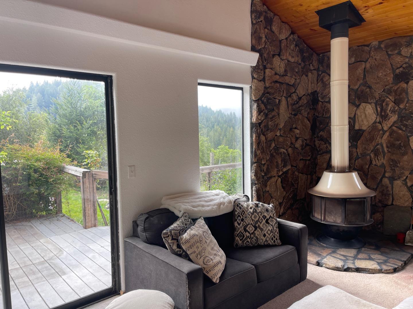 Detail Gallery Image 13 of 31 For 450 Hawk Ridge Rd, Boulder Creek,  CA 95006 - 4 Beds | 3 Baths