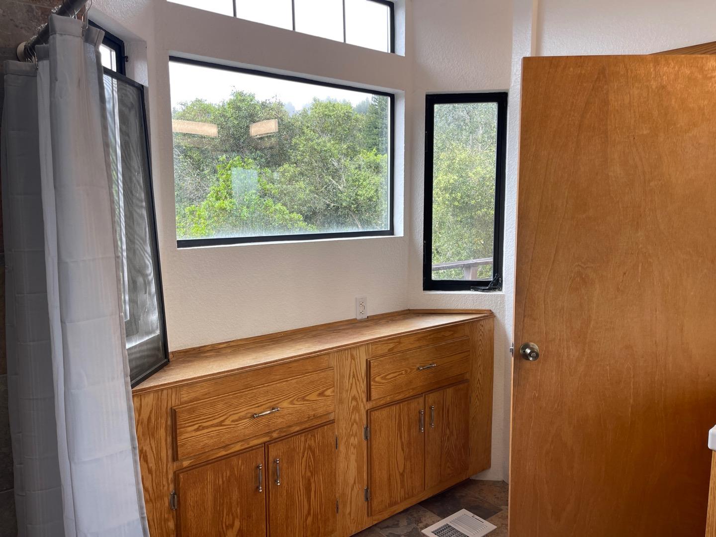 Detail Gallery Image 23 of 31 For 450 Hawk Ridge Rd, Boulder Creek,  CA 95006 - 4 Beds | 3 Baths
