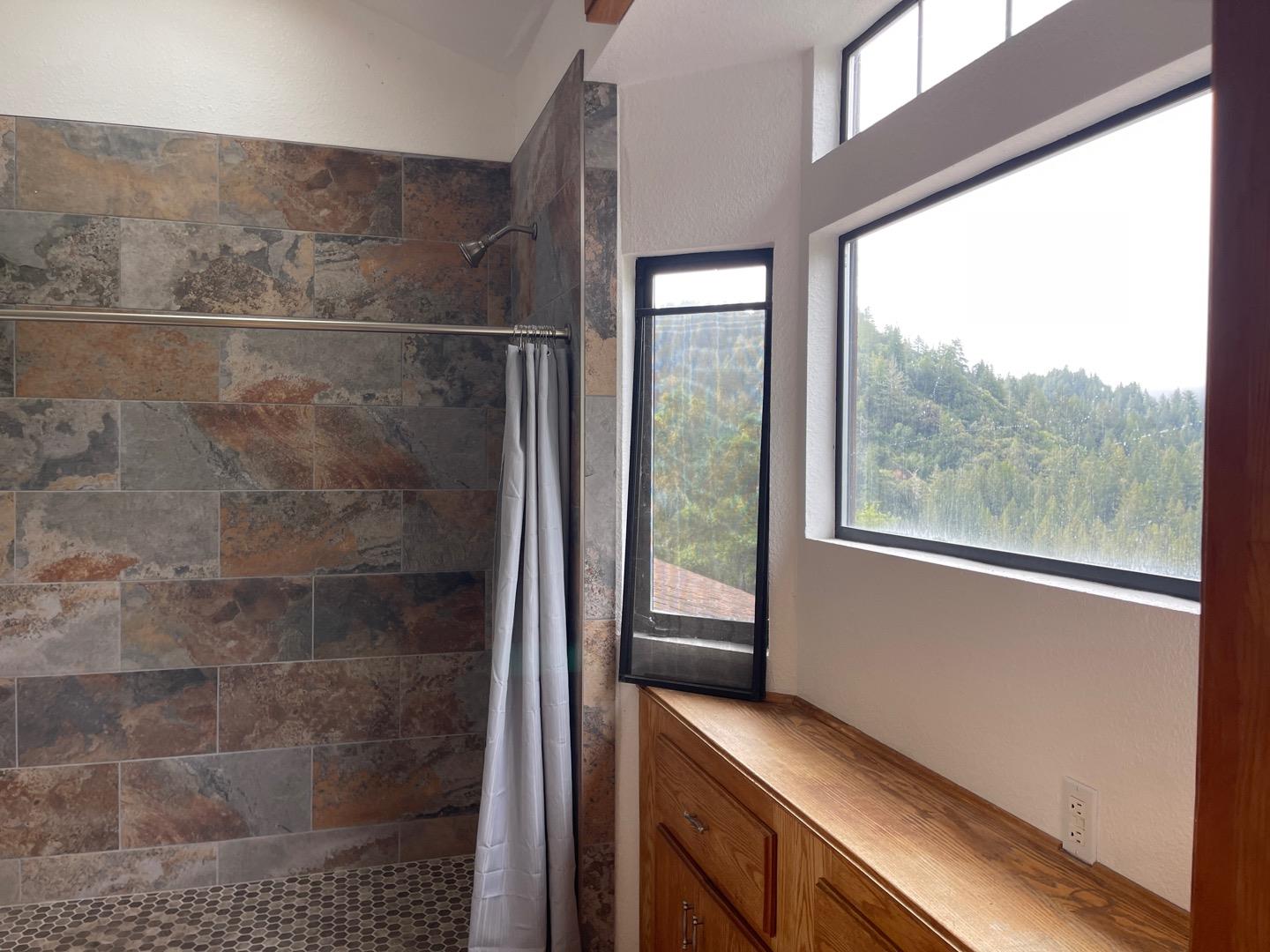 Detail Gallery Image 25 of 31 For 450 Hawk Ridge Rd, Boulder Creek,  CA 95006 - 4 Beds | 3 Baths