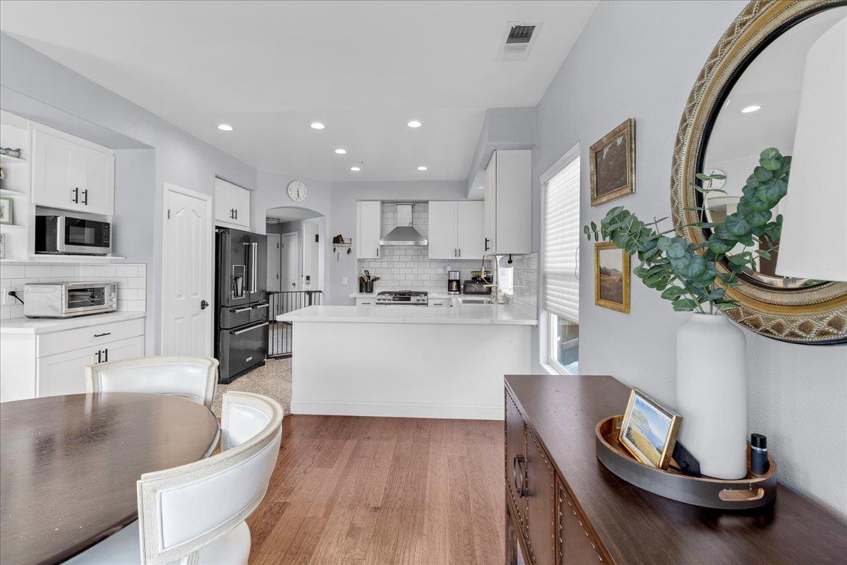Detail Gallery Image 13 of 41 For 16 Harrington Cir, Salinas,  CA 93906 - 4 Beds | 2 Baths