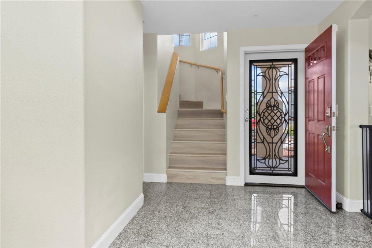 Detail Gallery Image 5 of 41 For 16 Harrington Cir, Salinas,  CA 93906 - 4 Beds | 2 Baths