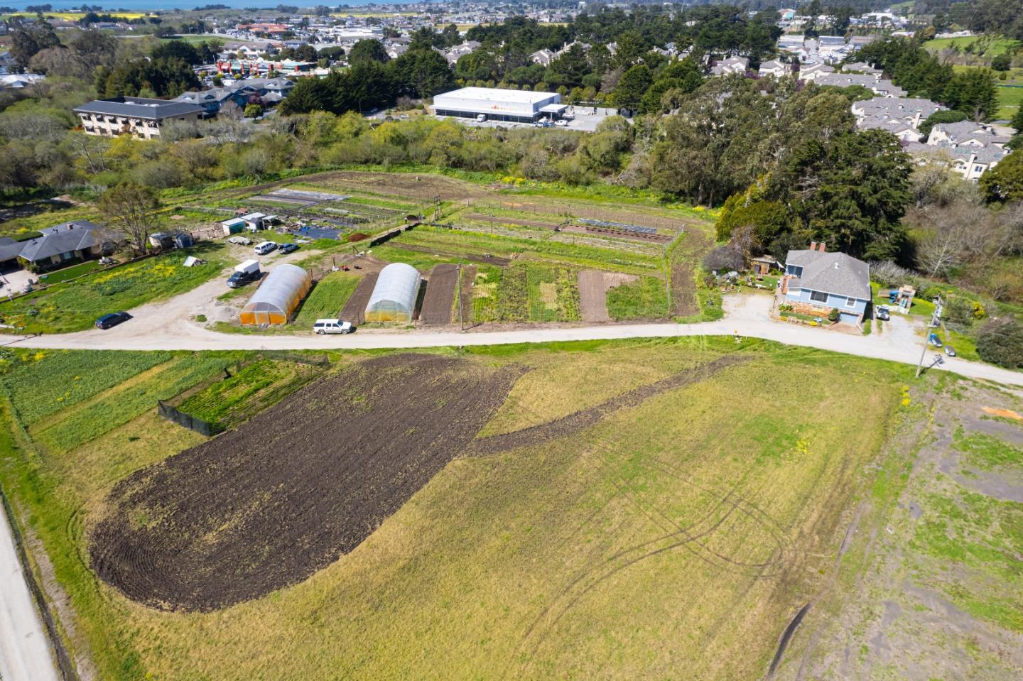 Detail Gallery Image 11 of 31 For 925 Miramontes St, Half Moon Bay,  CA 94019 - 3 Beds | 2 Baths