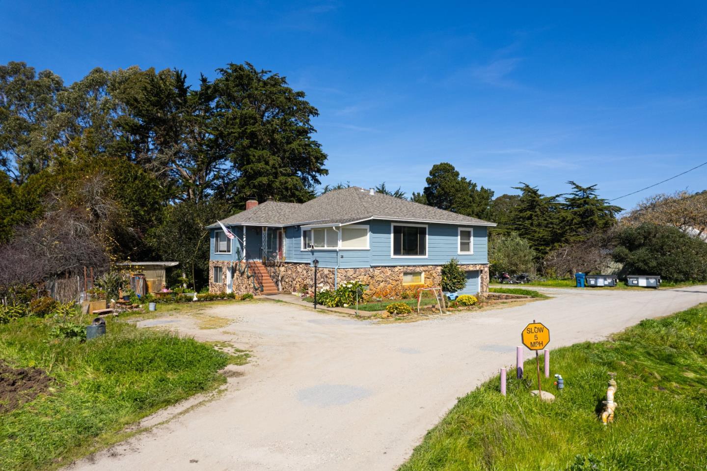 Detail Gallery Image 17 of 31 For 925 Miramontes St, Half Moon Bay,  CA 94019 - 3 Beds | 2 Baths