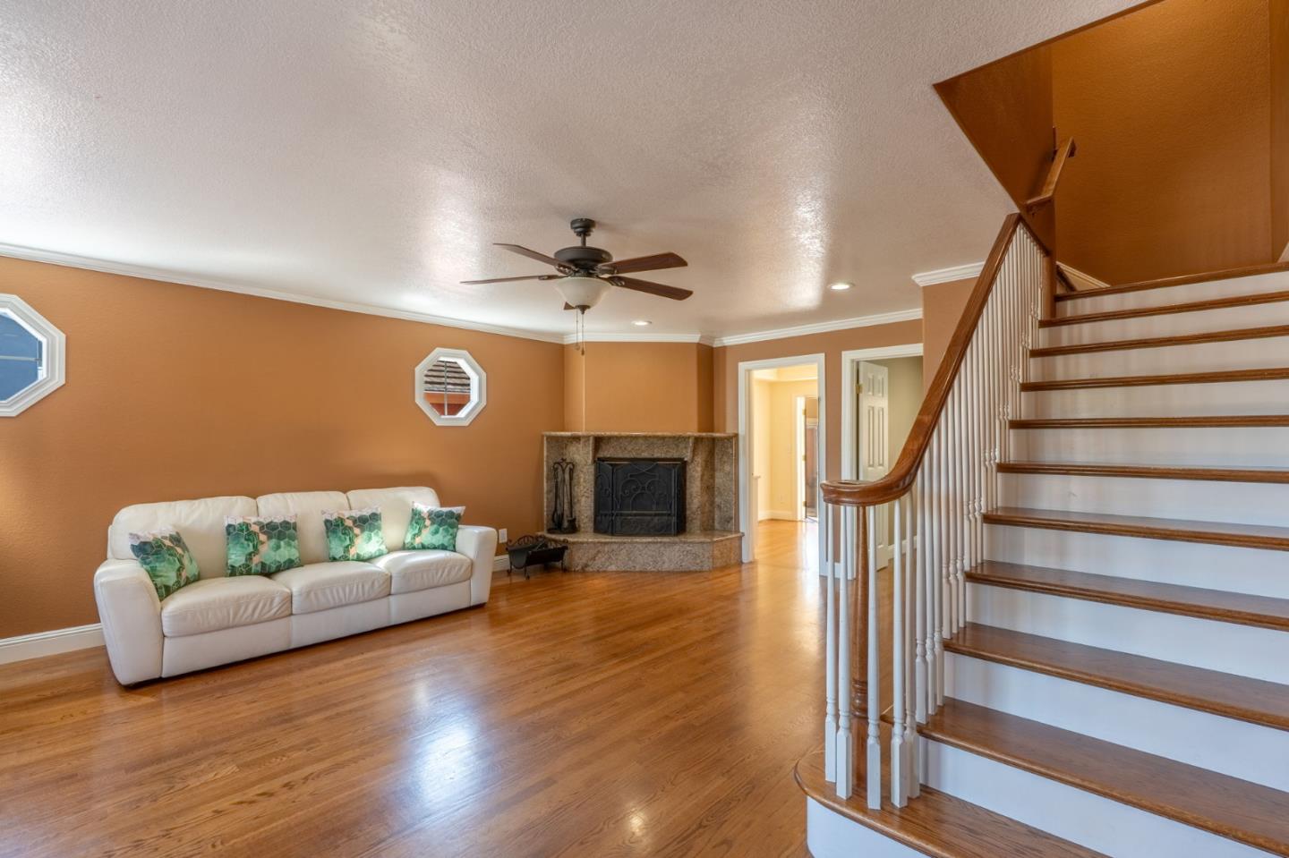 Detail Gallery Image 10 of 34 For 37241 Olive St, Newark,  CA 94560 - 4 Beds | 3 Baths
