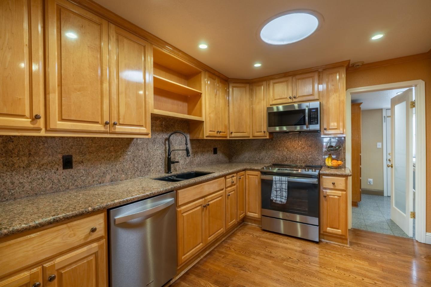Detail Gallery Image 15 of 34 For 37241 Olive St, Newark,  CA 94560 - 4 Beds | 3 Baths