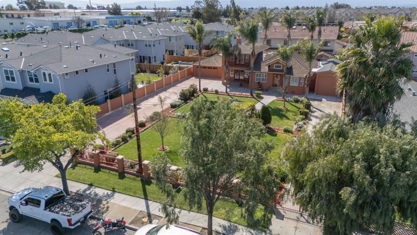 Detail Gallery Image 5 of 34 For 37241 Olive St, Newark,  CA 94560 - 4 Beds | 3 Baths