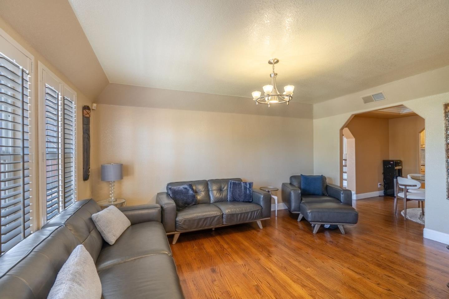 Detail Gallery Image 6 of 34 For 37241 Olive St, Newark,  CA 94560 - 4 Beds | 3 Baths