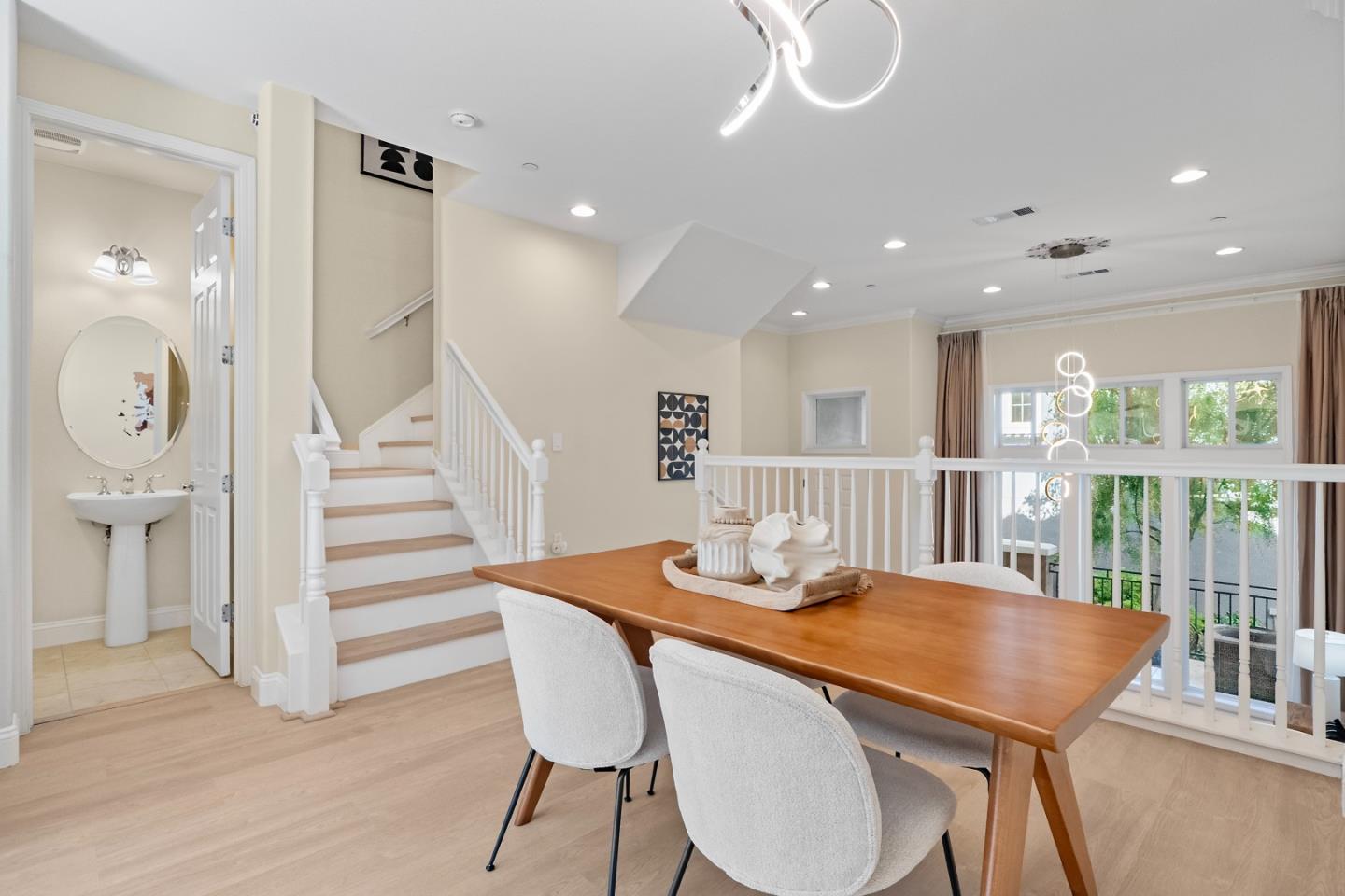 Detail Gallery Image 10 of 51 For 1180 Glin Ter, Sunnyvale,  CA 94089 - 3 Beds | 2/1 Baths