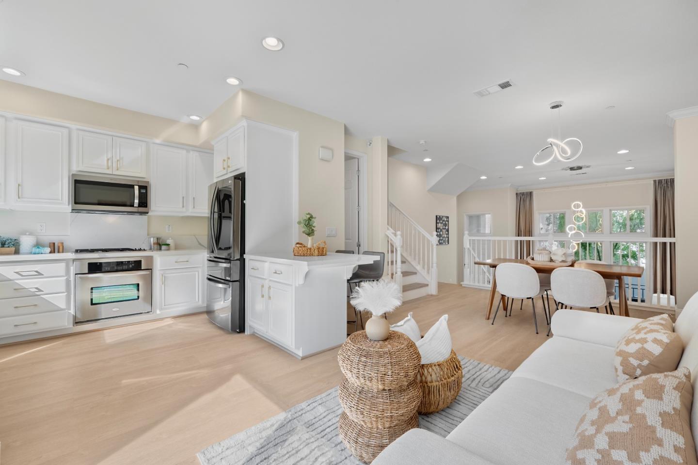 Detail Gallery Image 13 of 51 For 1180 Glin Ter, Sunnyvale,  CA 94089 - 3 Beds | 2/1 Baths
