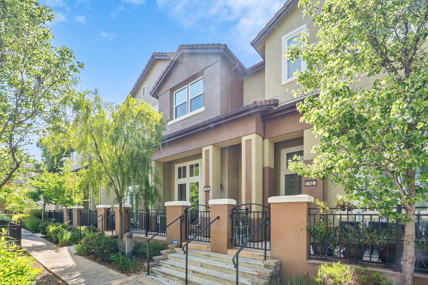 Detail Gallery Image 2 of 51 For 1180 Glin Ter, Sunnyvale,  CA 94089 - 3 Beds | 2/1 Baths