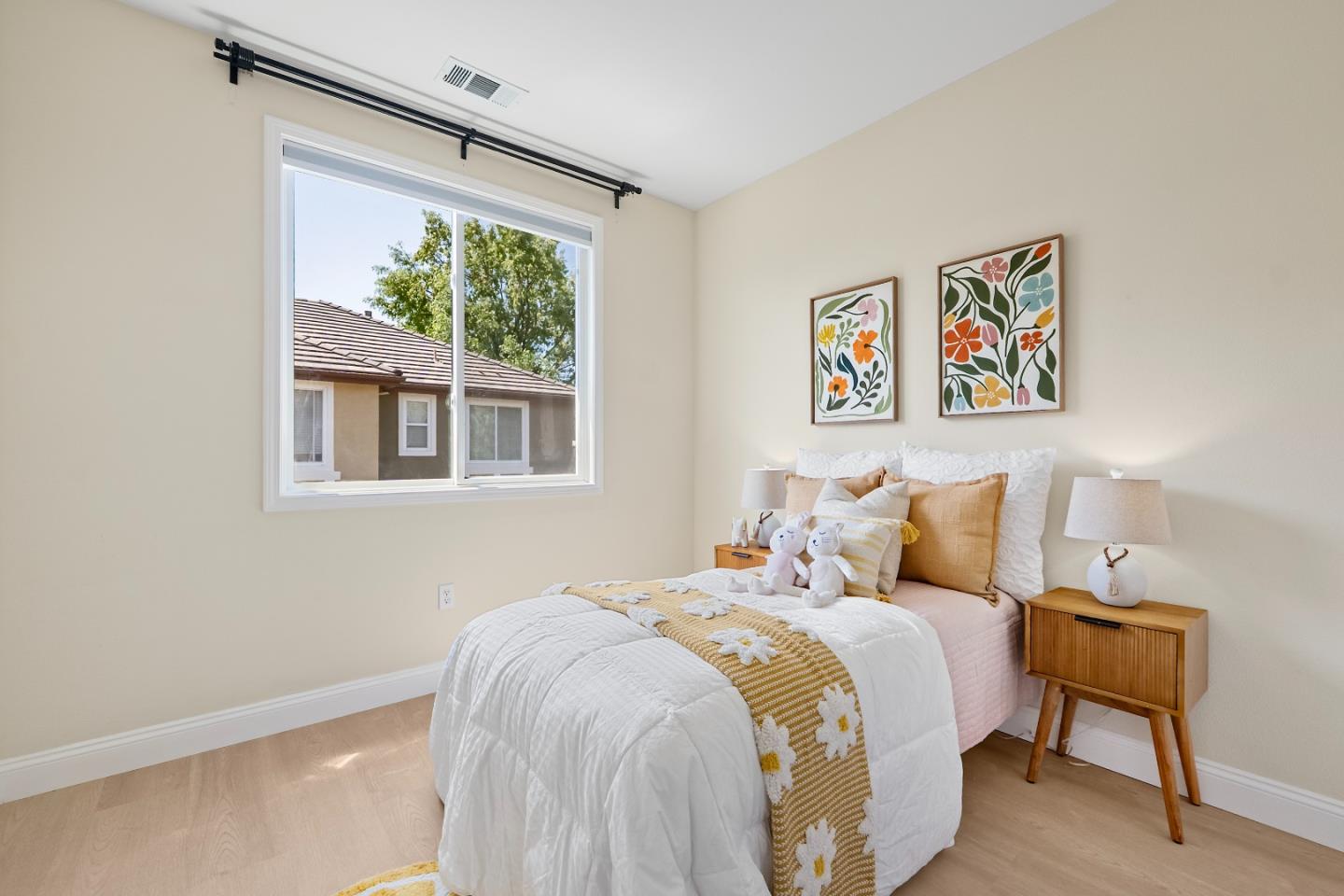Detail Gallery Image 22 of 51 For 1180 Glin Ter, Sunnyvale,  CA 94089 - 3 Beds | 2/1 Baths
