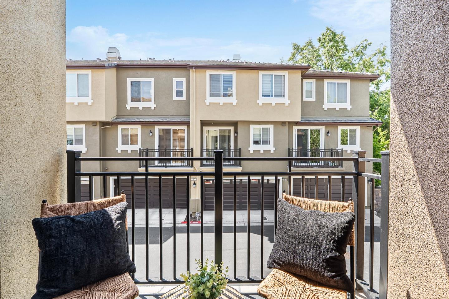 Detail Gallery Image 37 of 51 For 1180 Glin Ter, Sunnyvale,  CA 94089 - 3 Beds | 2/1 Baths