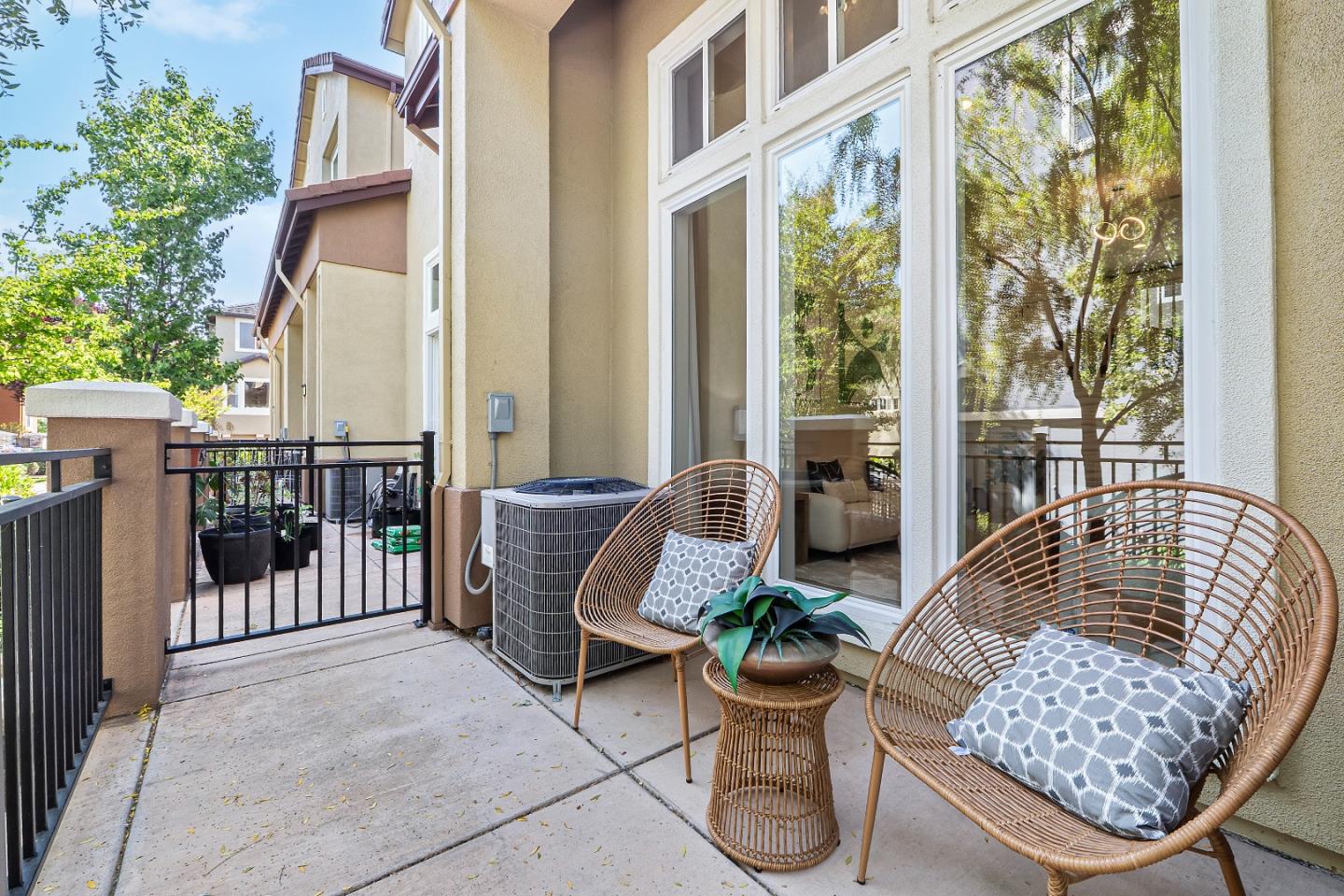 Detail Gallery Image 39 of 51 For 1180 Glin Ter, Sunnyvale,  CA 94089 - 3 Beds | 2/1 Baths