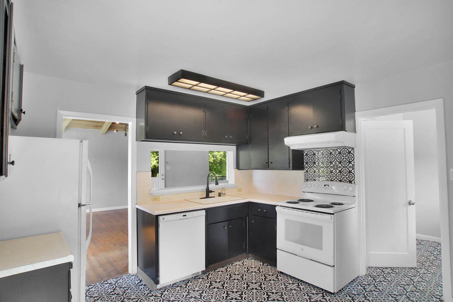 Detail Gallery Image 43 of 61 For 11120 La Honda Rd, Woodside,  CA 94062 - 3 Beds | 1/1 Baths