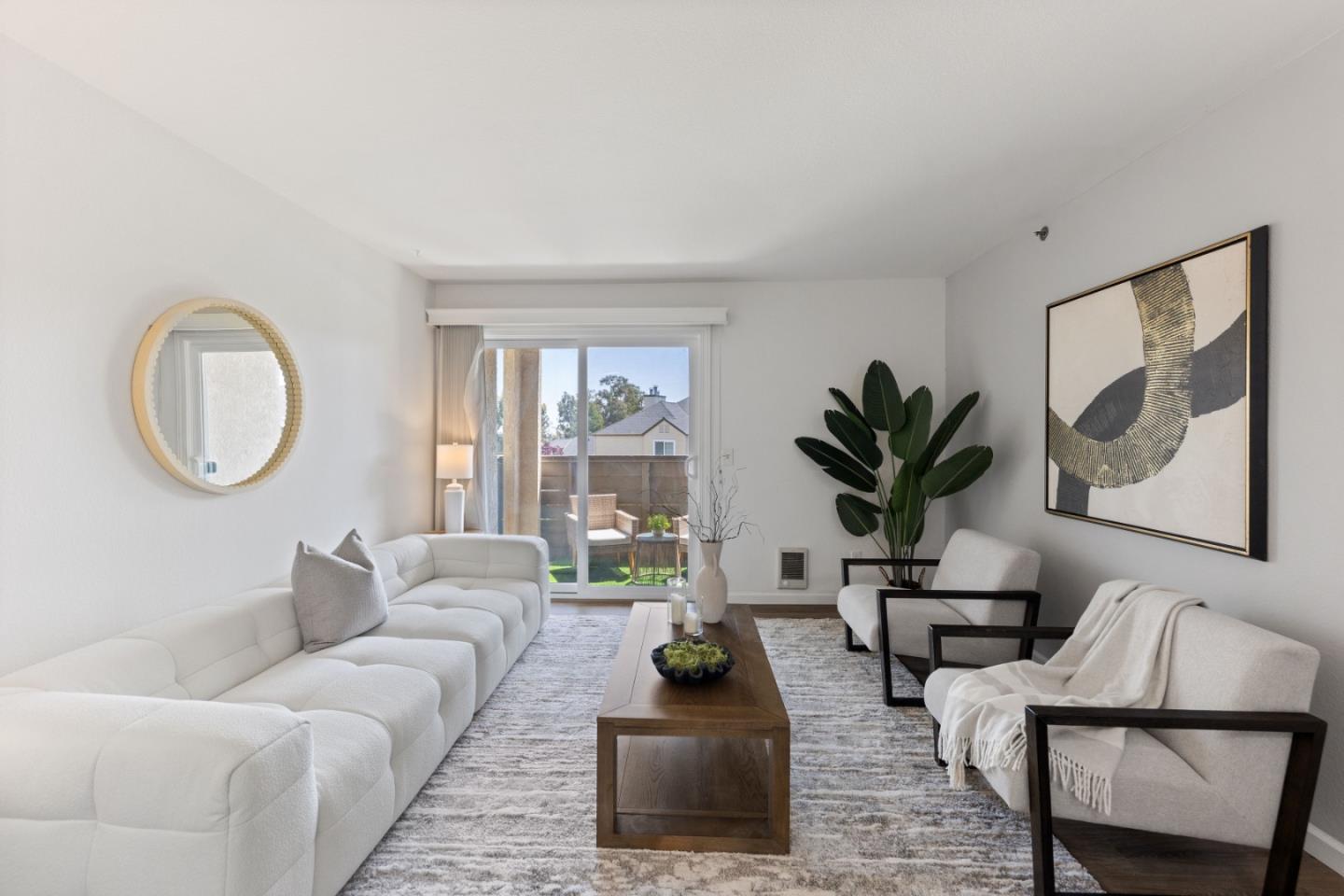 Detail Gallery Image 4 of 24 For 685 Dartmore Ln #165,  Hayward,  CA 94544 - 1 Beds | 1 Baths