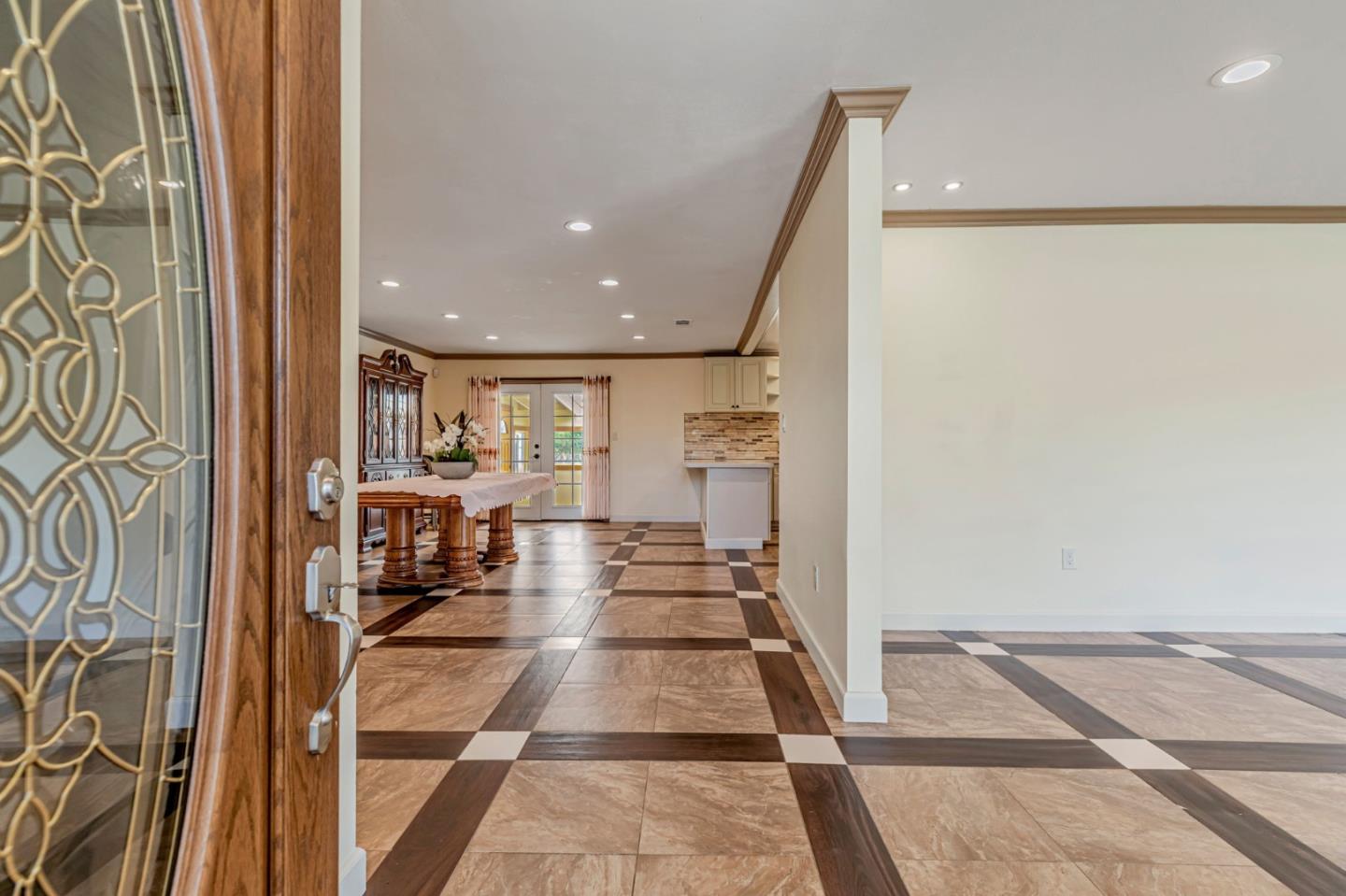 Detail Gallery Image 4 of 33 For 7750 Lovers Ln, Hollister,  CA 95023 - 3 Beds | 2 Baths