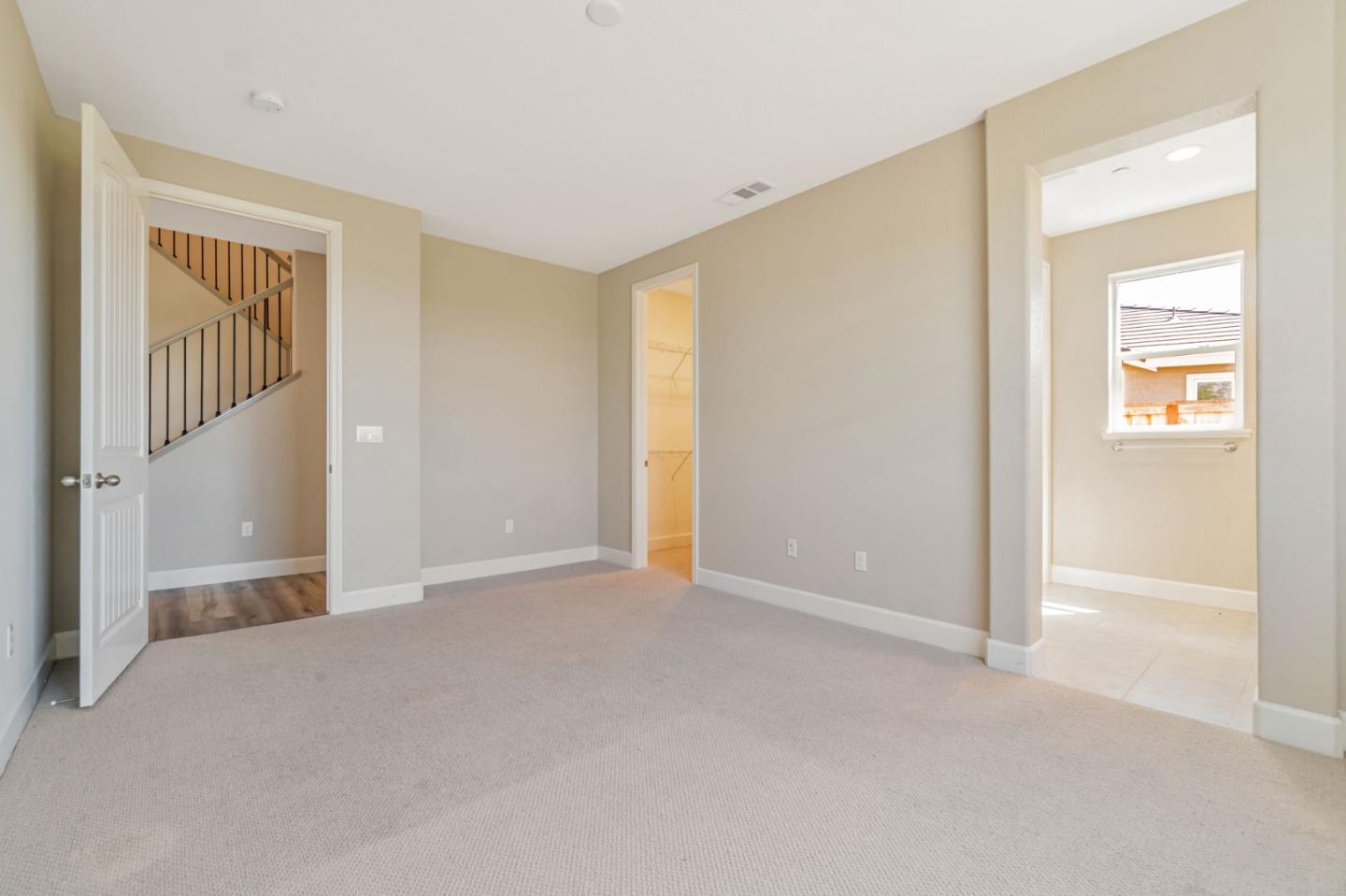 Detail Gallery Image 15 of 35 For 533 Kingbird Cir, Vacaville,  CA 95688 - 5 Beds | 4/1 Baths