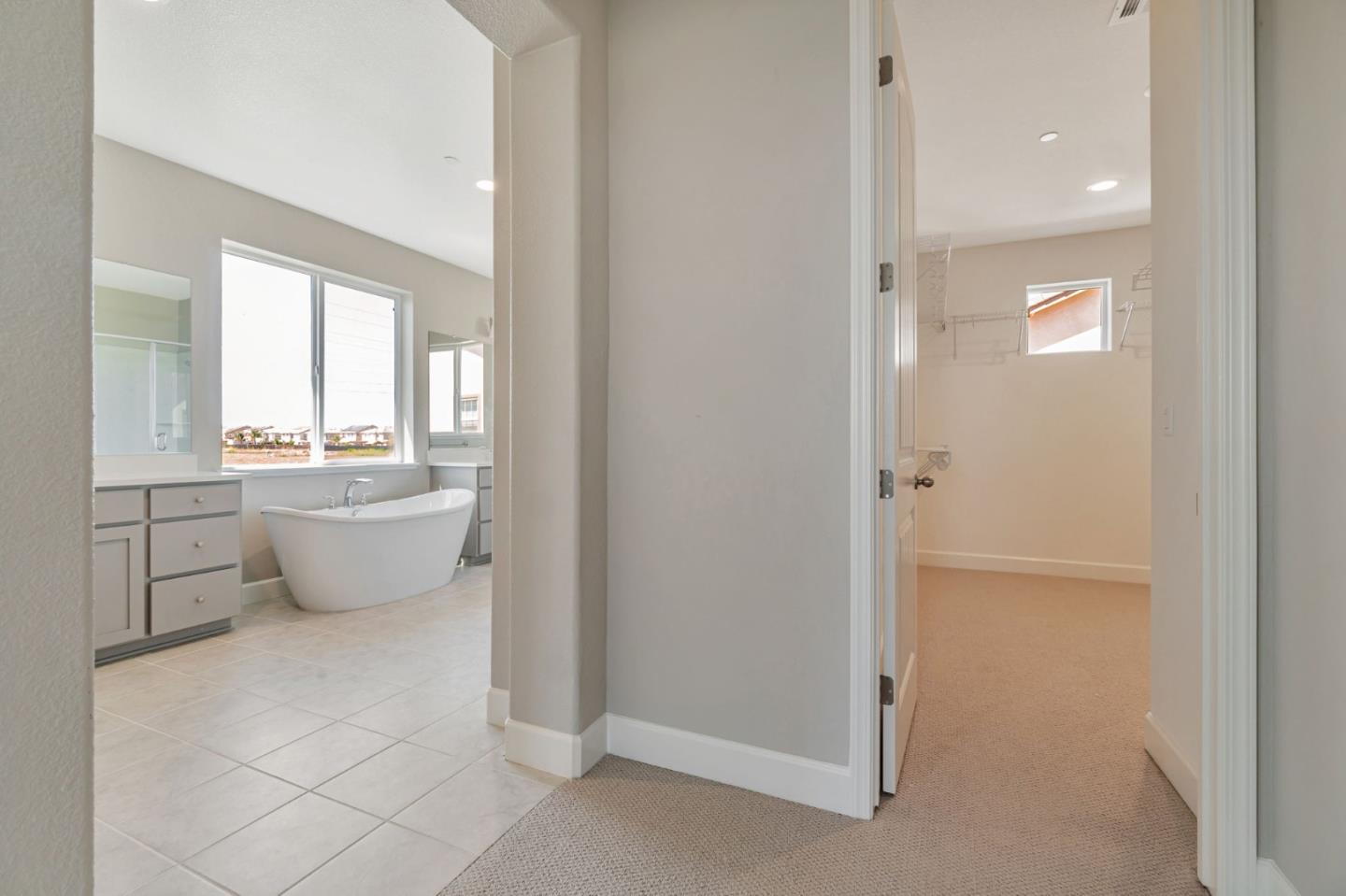 Detail Gallery Image 26 of 35 For 533 Kingbird Cir, Vacaville,  CA 95688 - 5 Beds | 4/1 Baths