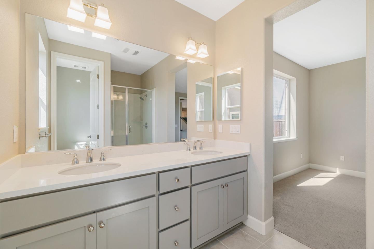 Detail Gallery Image 29 of 35 For 533 Kingbird Cir, Vacaville,  CA 95688 - 5 Beds | 4/1 Baths