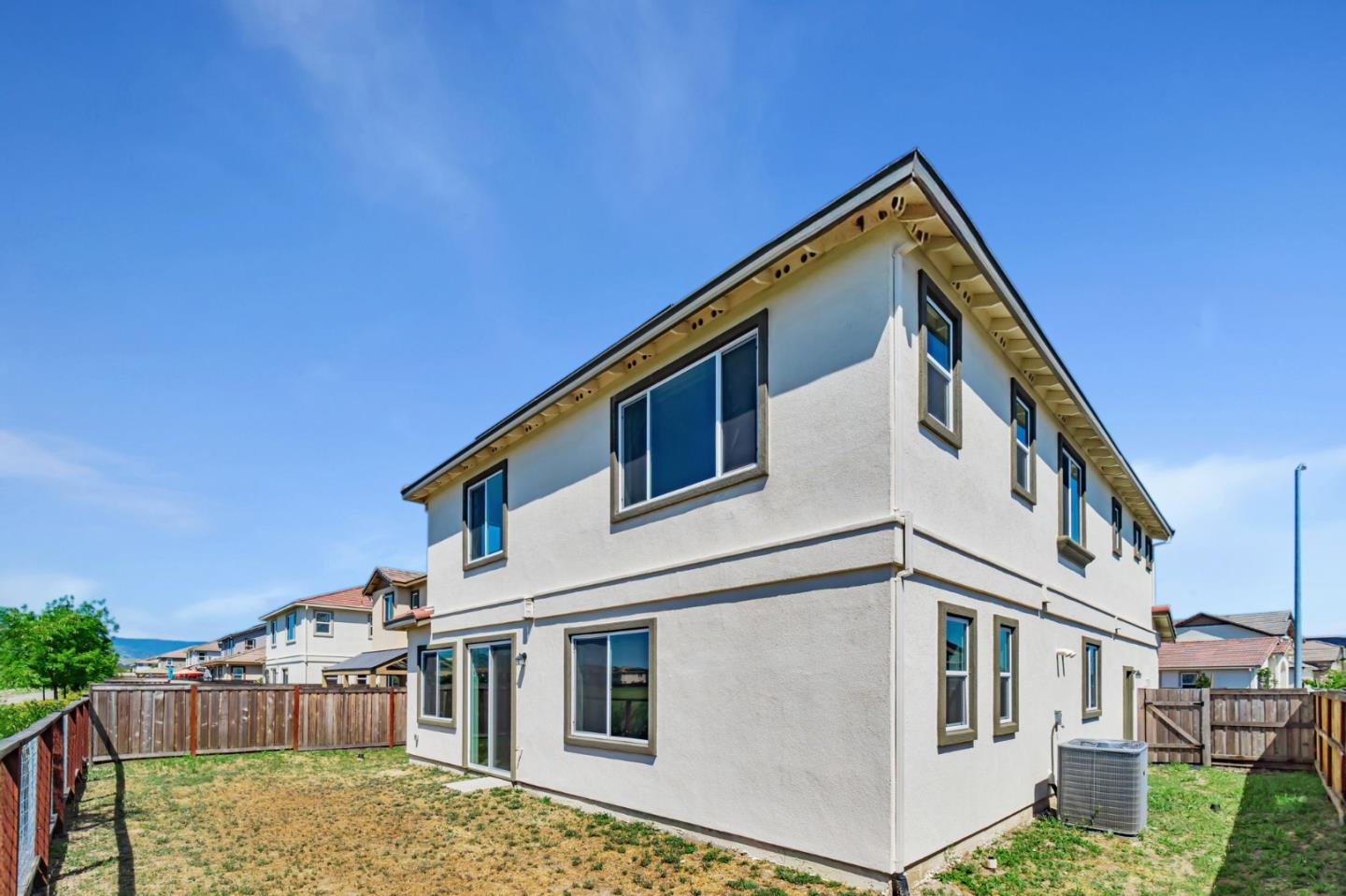 Detail Gallery Image 34 of 35 For 533 Kingbird Cir, Vacaville,  CA 95688 - 5 Beds | 4/1 Baths