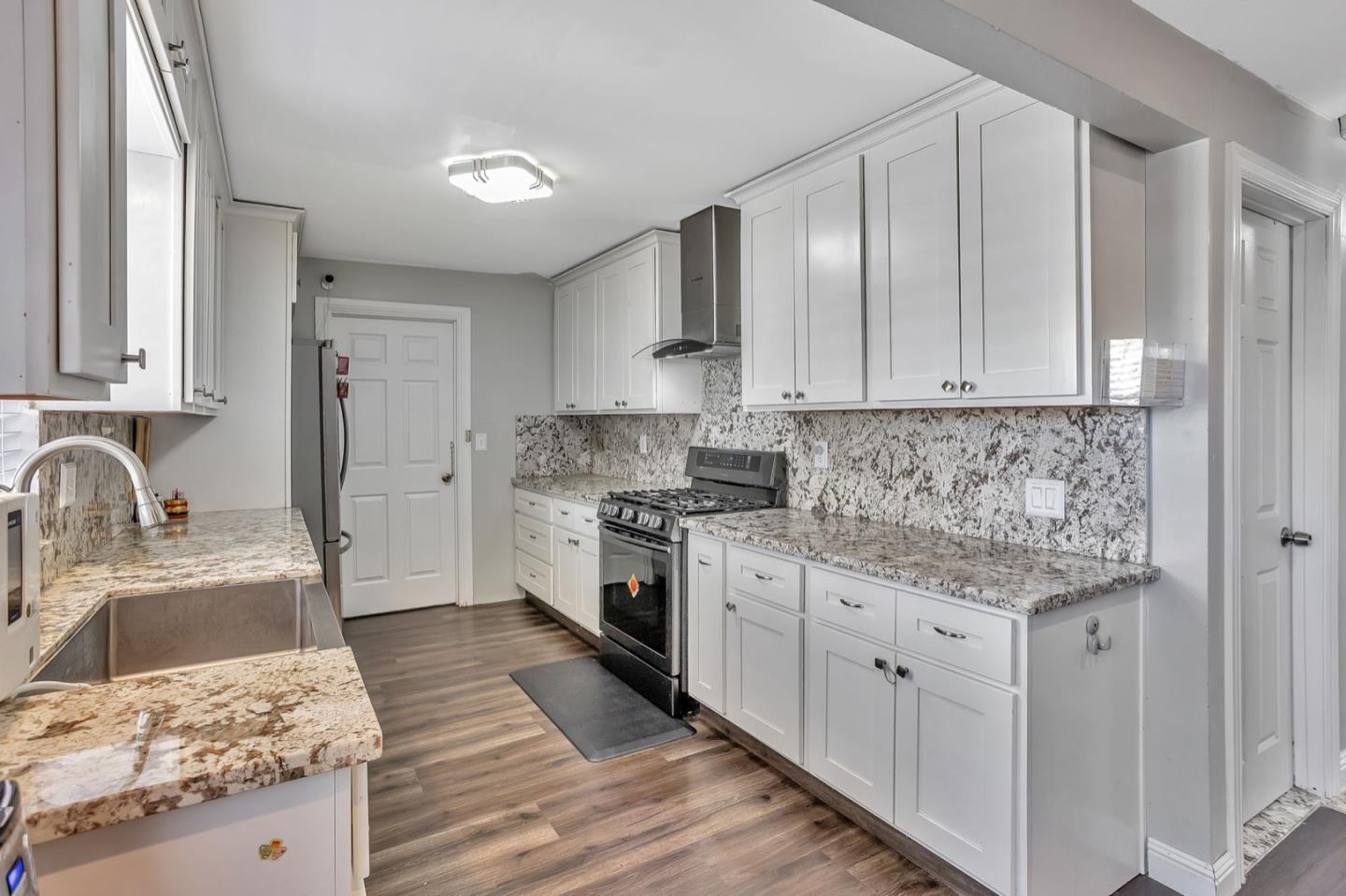 Detail Gallery Image 13 of 27 For 71 Hayes Ave, San Jose,  CA 95123 - 4 Beds | 3 Baths