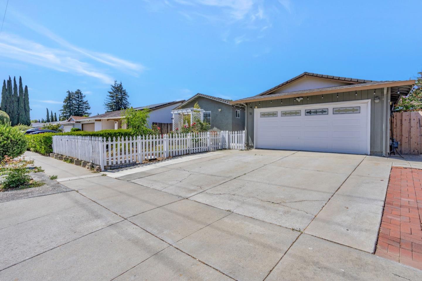 Detail Gallery Image 2 of 27 For 71 Hayes Ave, San Jose,  CA 95123 - 4 Beds | 3 Baths