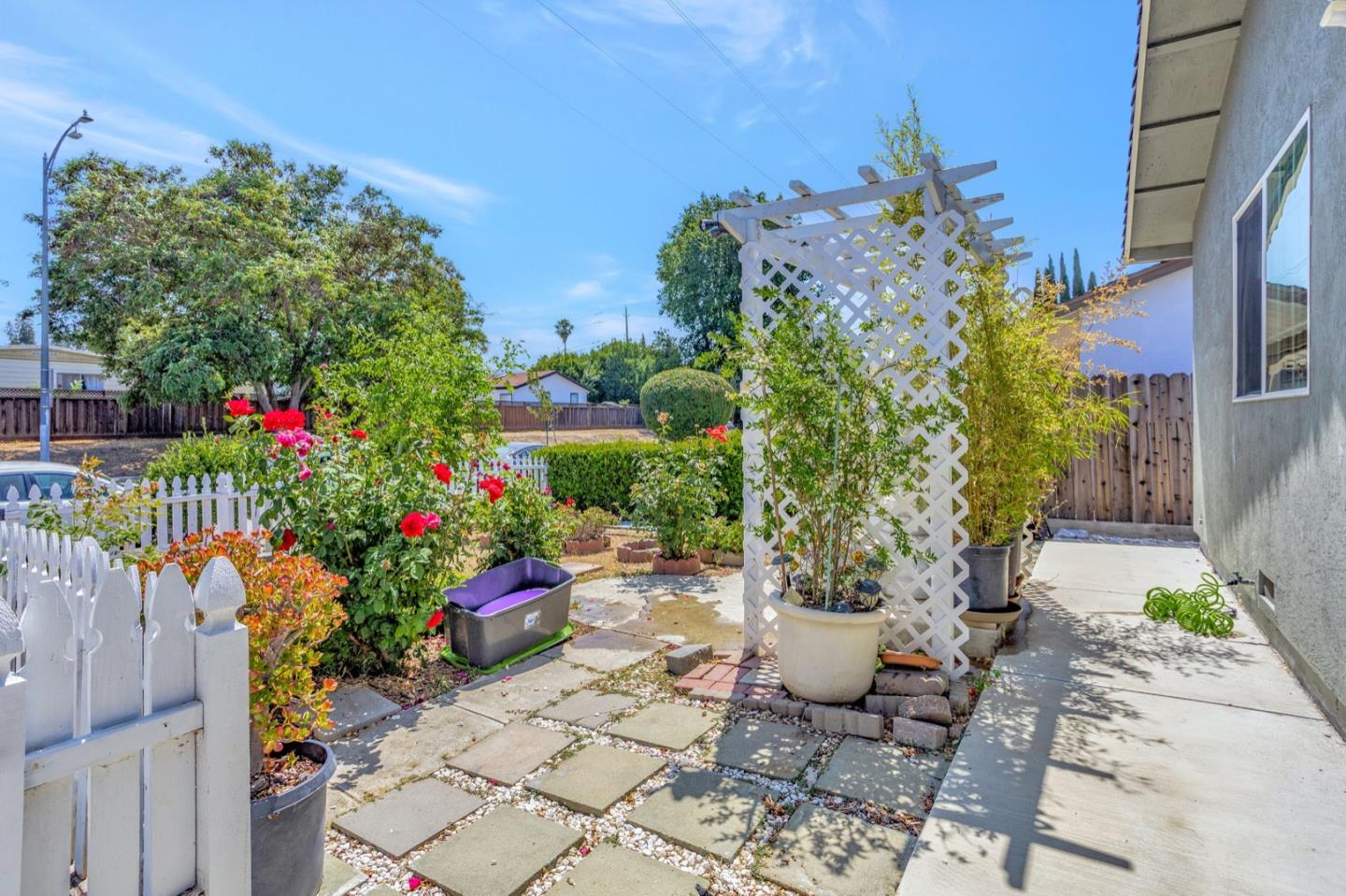 Detail Gallery Image 5 of 27 For 71 Hayes Ave, San Jose,  CA 95123 - 4 Beds | 3 Baths
