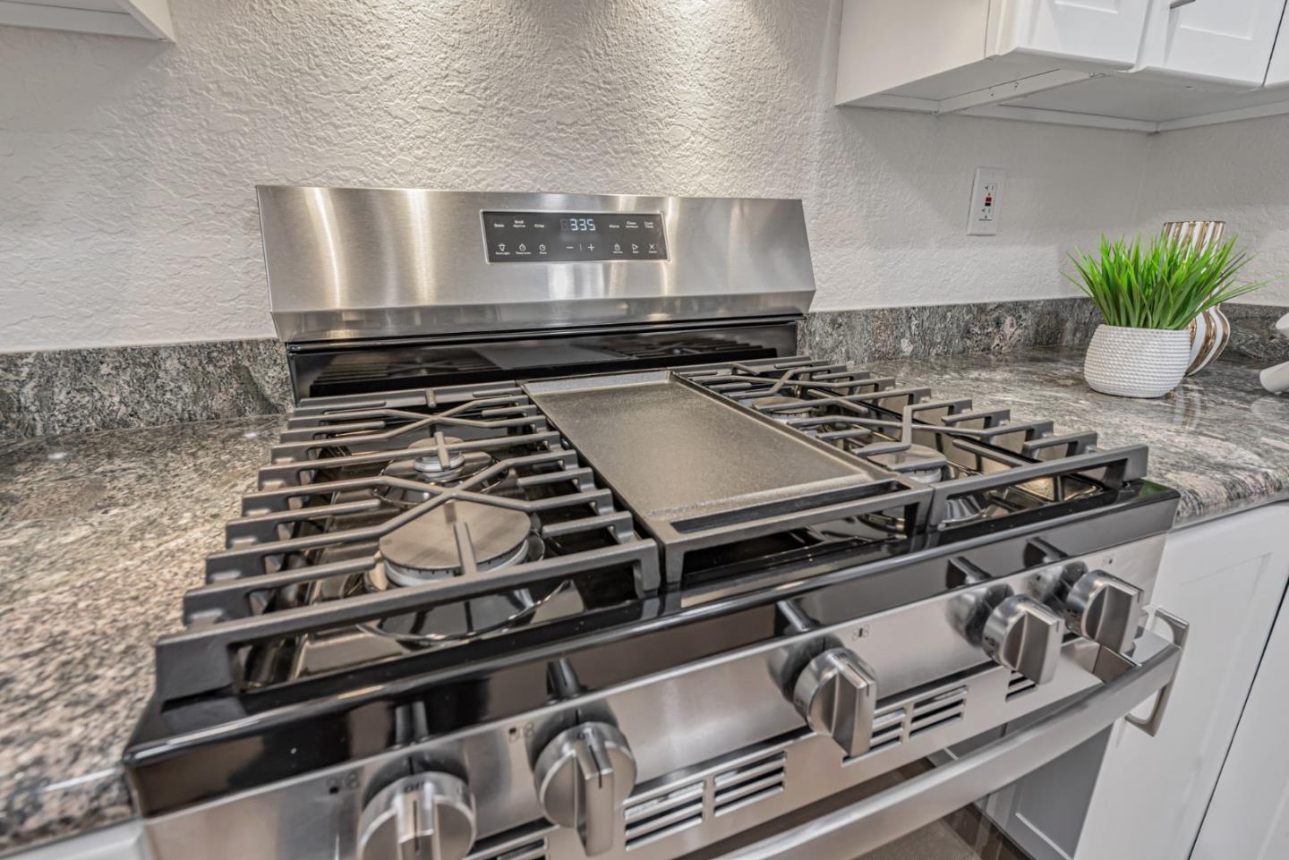 Detail Gallery Image 18 of 49 For 3500 La Terrace Cir, San Jose,  CA 95123 - 2 Beds | 2 Baths